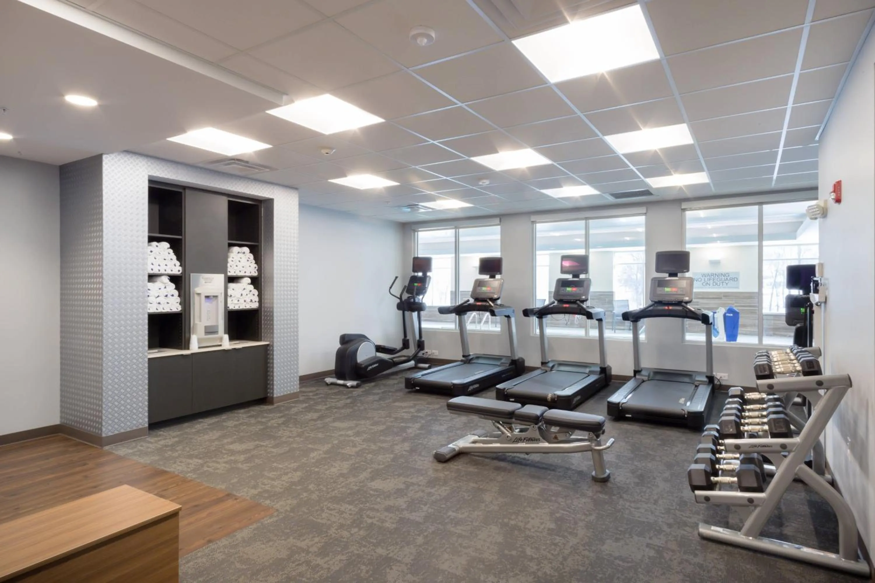 Fitness centre/facilities in Fairfield Inn & Suites by Marriott Northfield