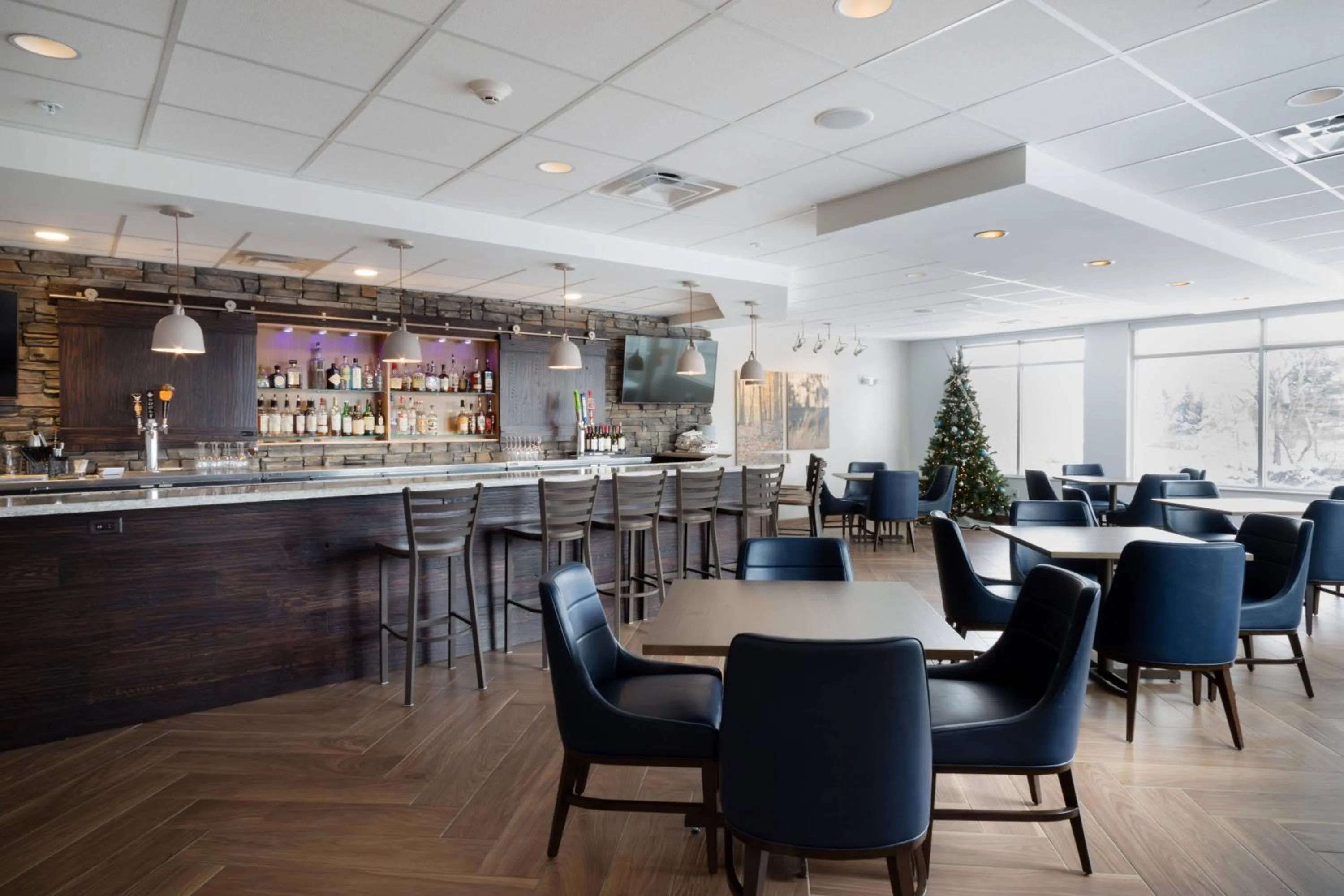 Lounge or bar in Fairfield Inn & Suites by Marriott Northfield