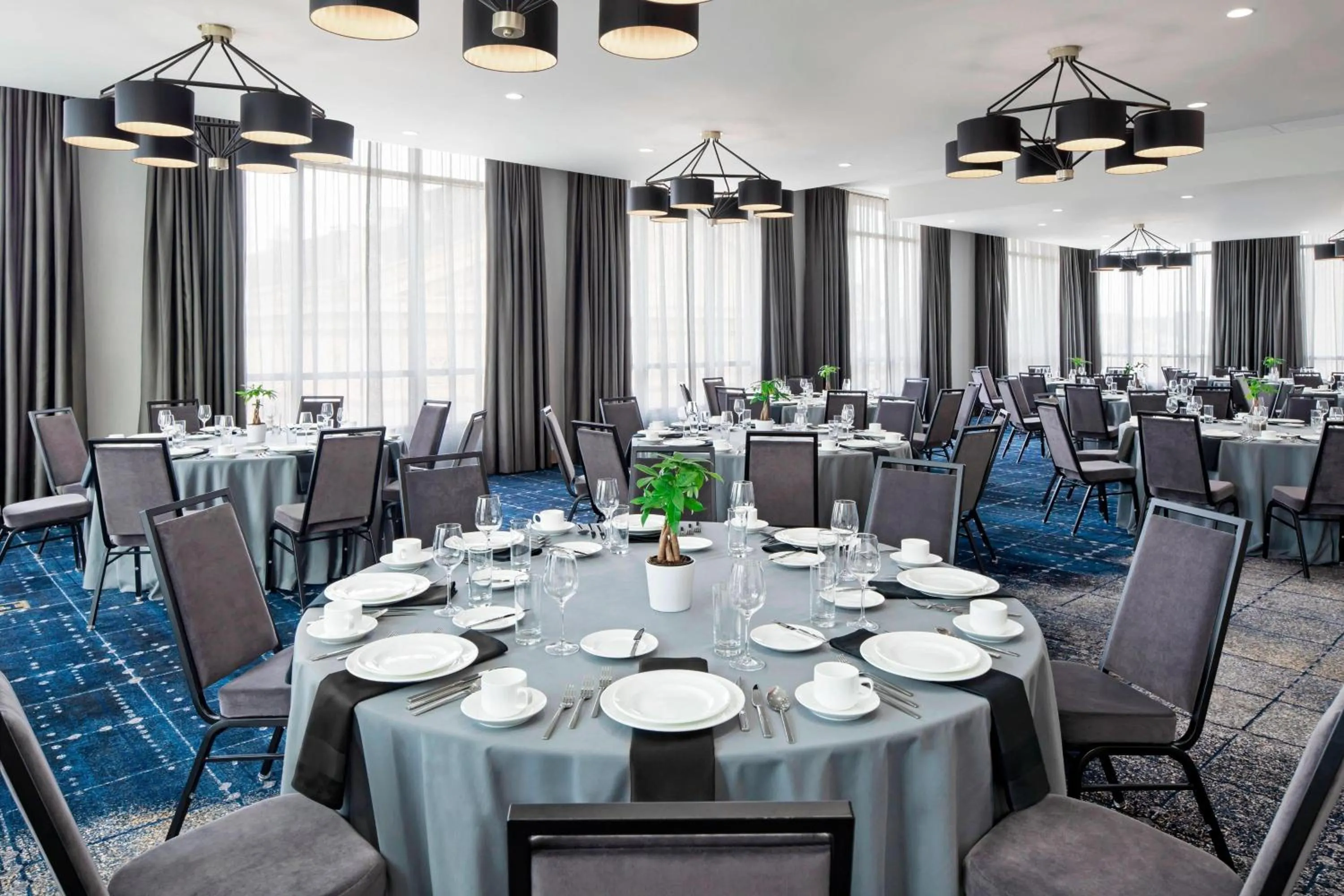 Meeting/conference room in The Oaklander Hotel, Autograph Collection