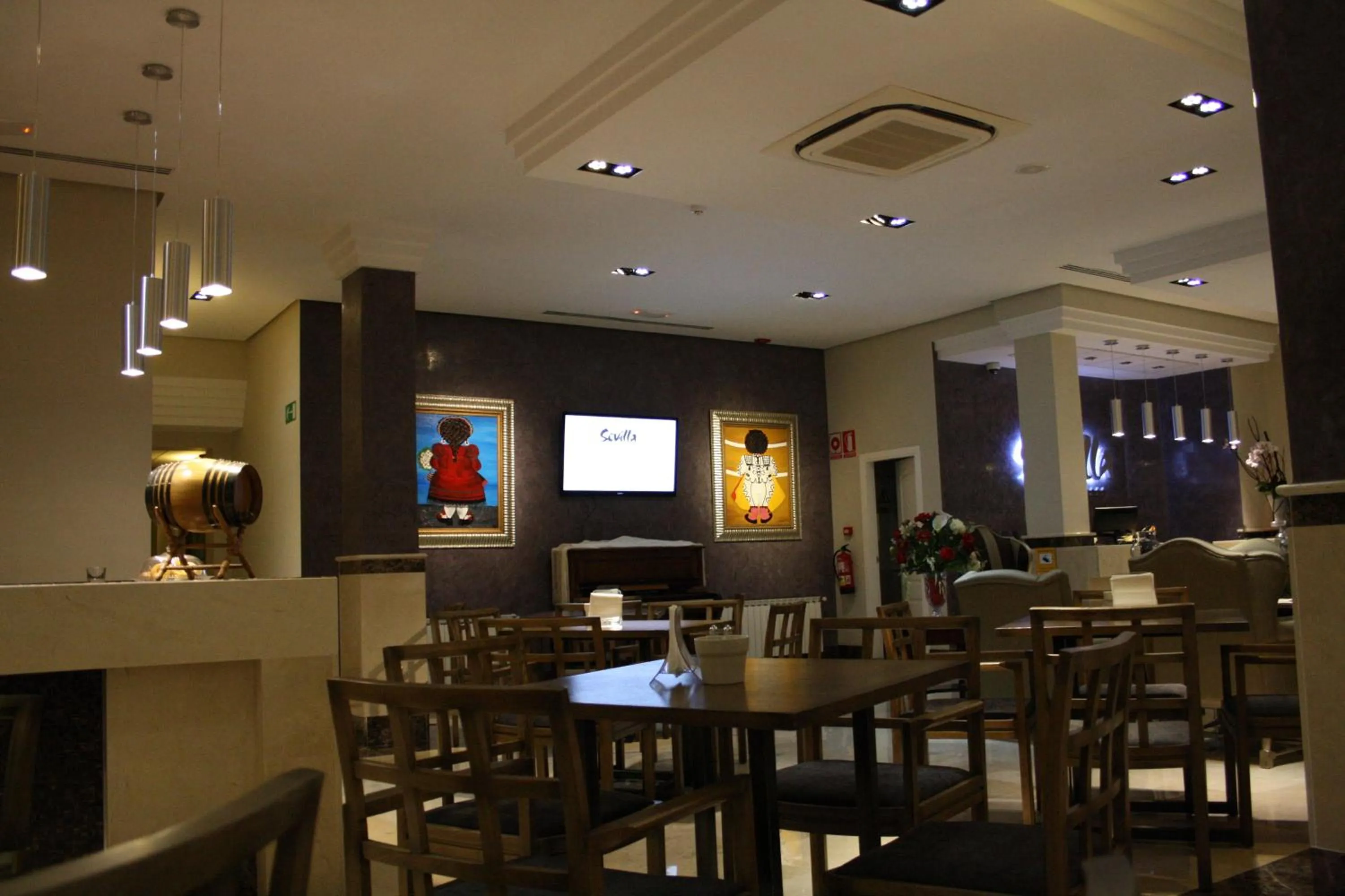 Lounge or bar in Hotel Sevilla