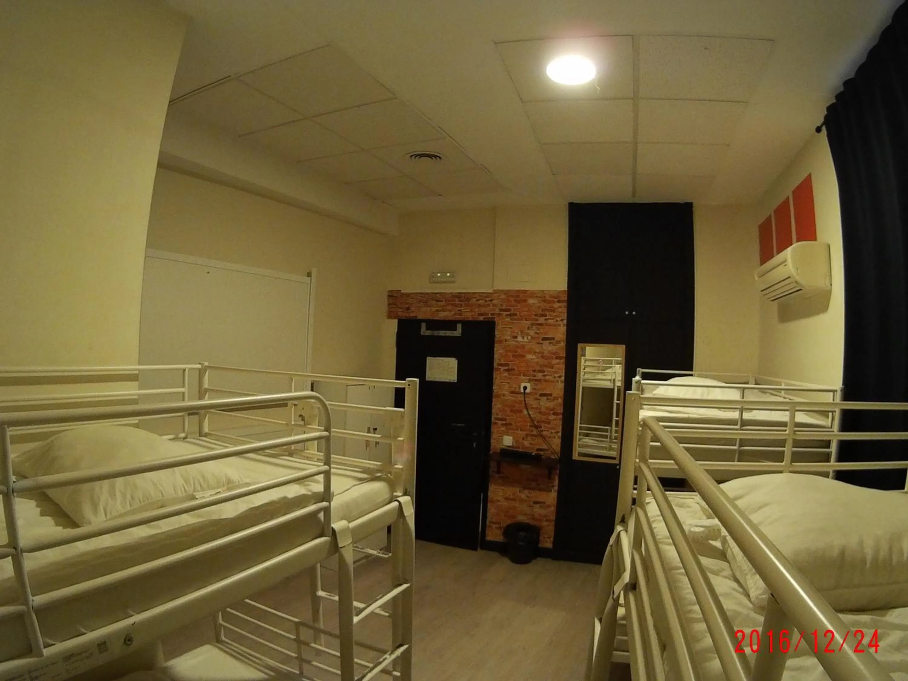 bunk bed, Bed in Hostels Meetingpoint