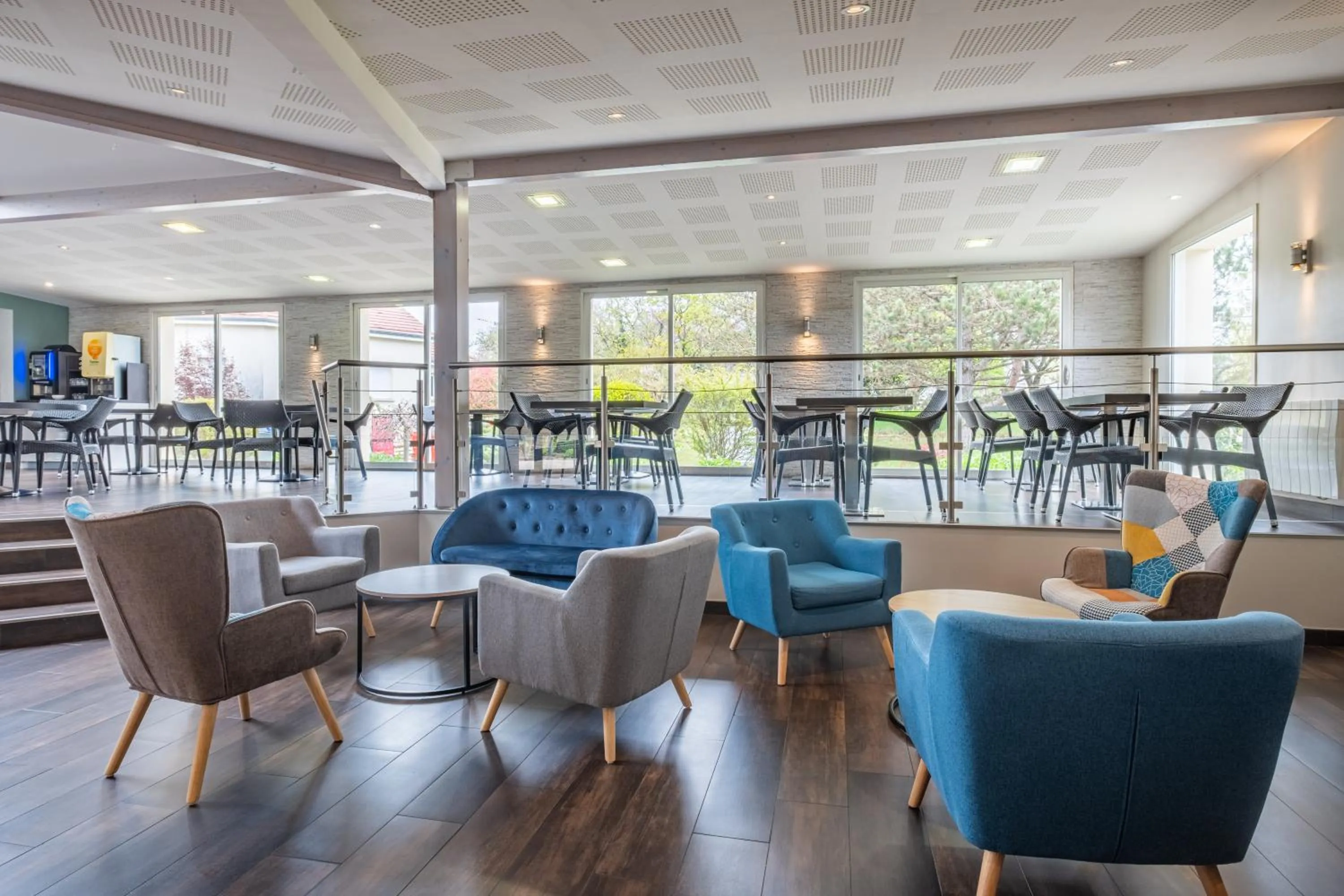 Living room in Charme Hôtel, Montbéliard Sud