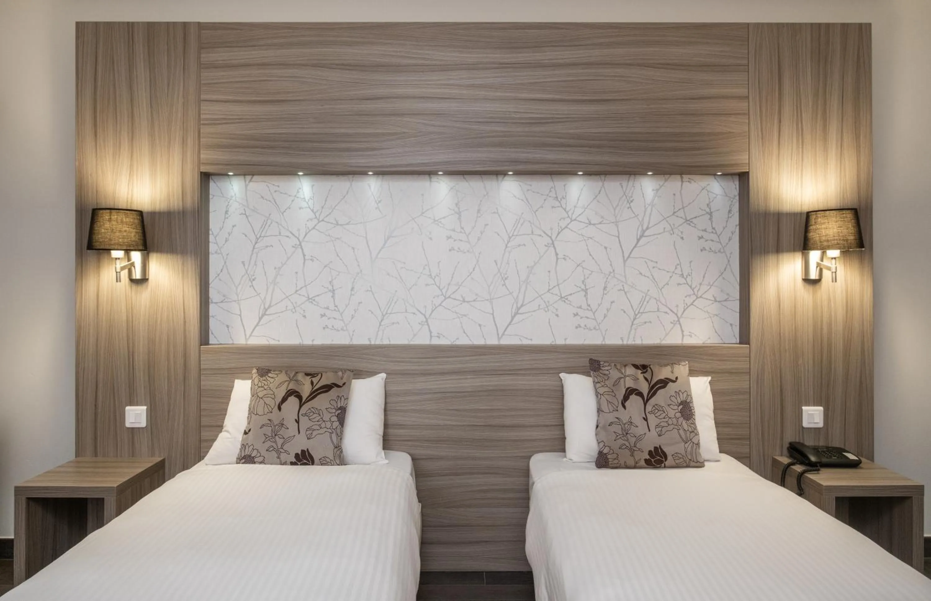 Bed in Charme Hôtel, Montbéliard Sud