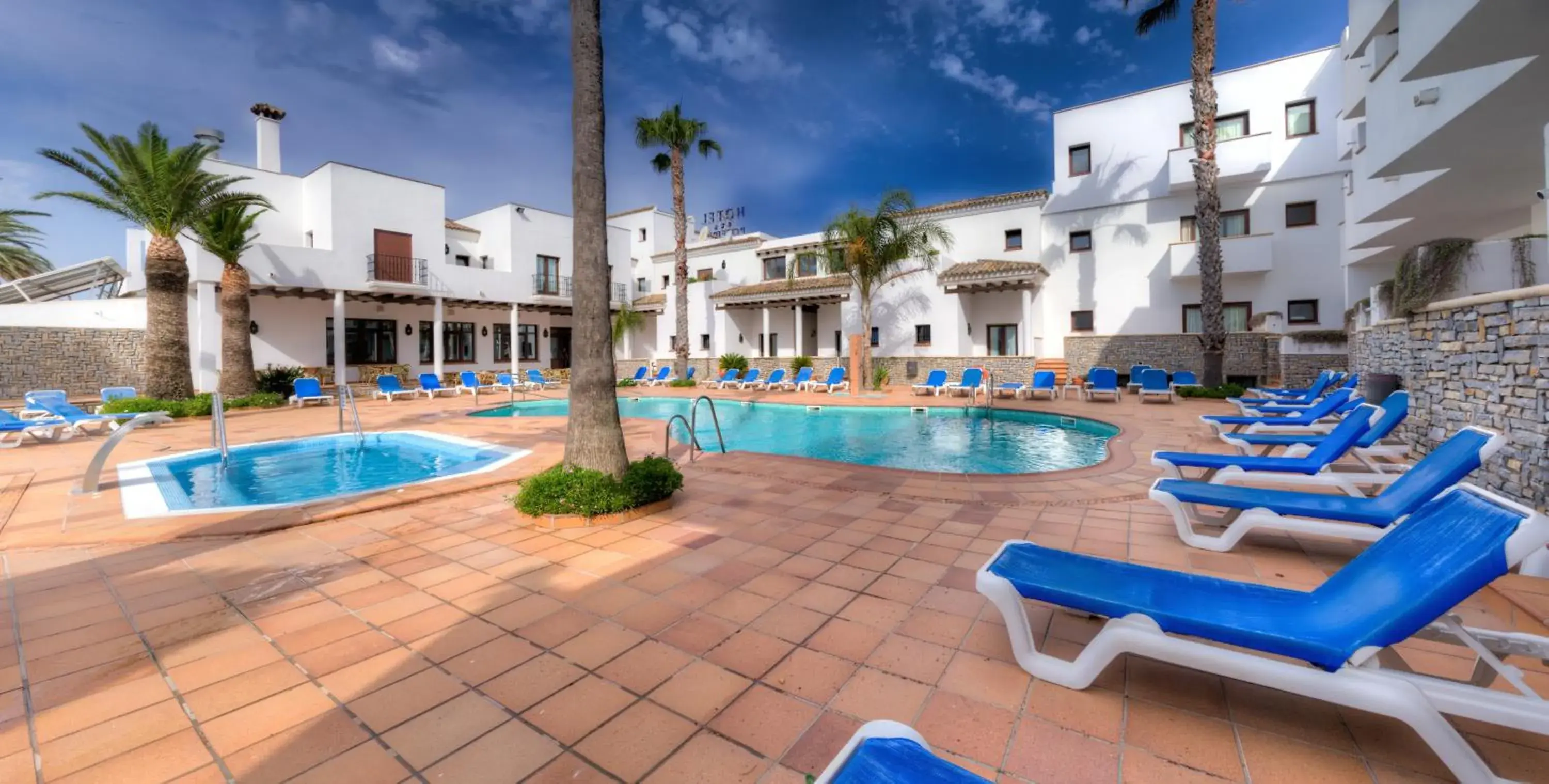 Swimming Pool in Hotel Porfirio