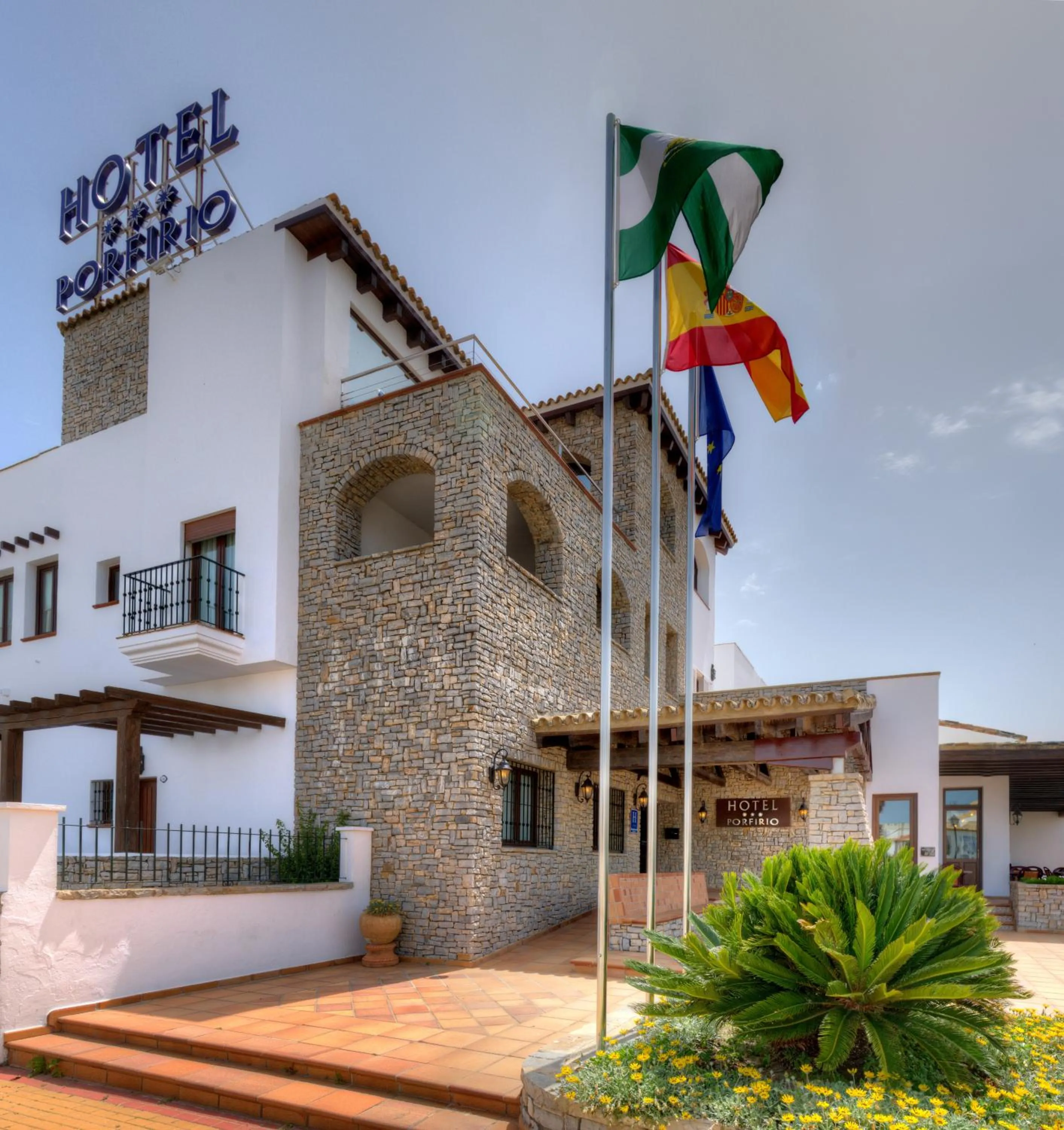 Facade/entrance in Hotel Porfirio