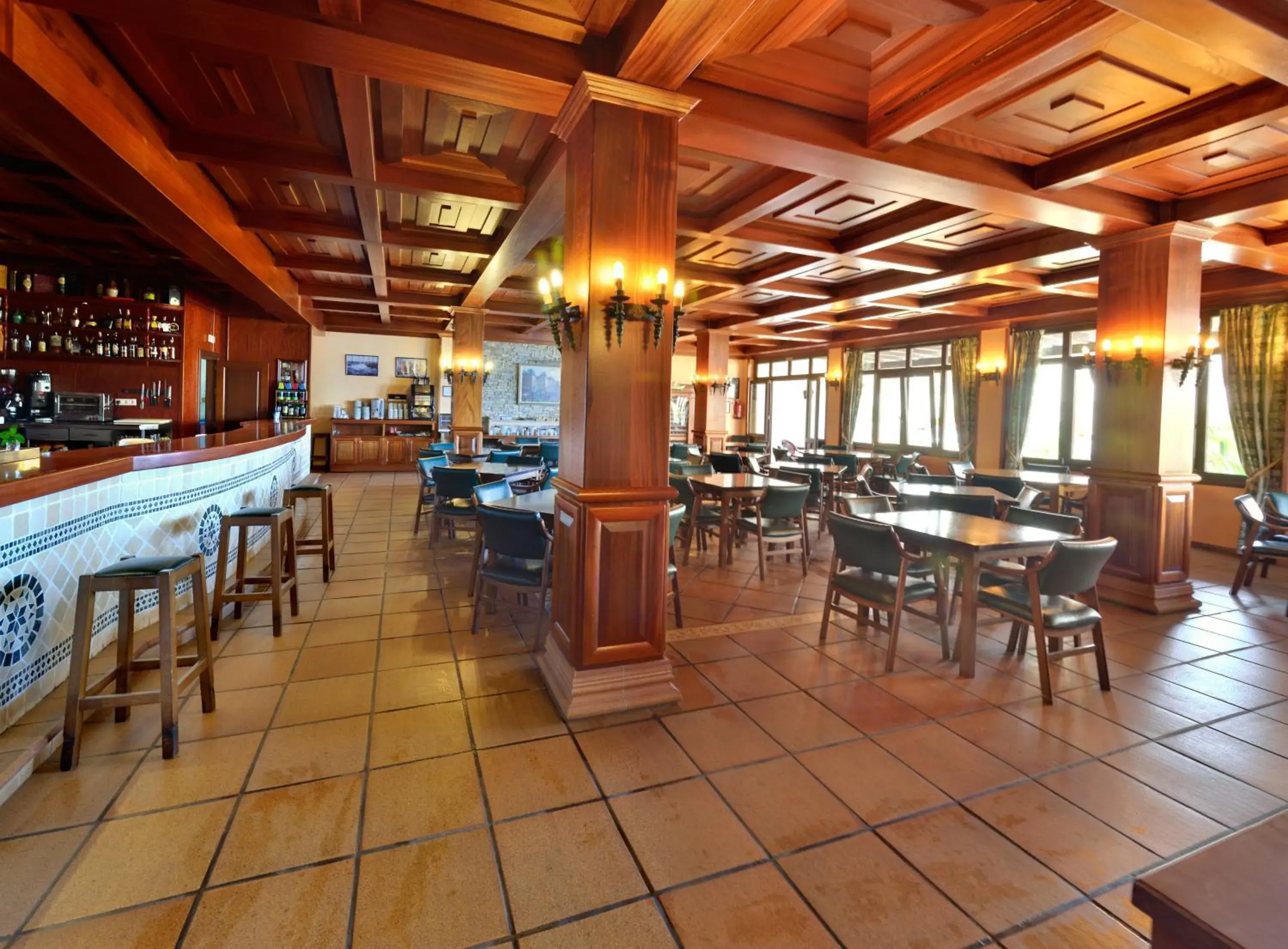 Lounge or bar, Restaurant/Places to Eat in Hotel Porfirio