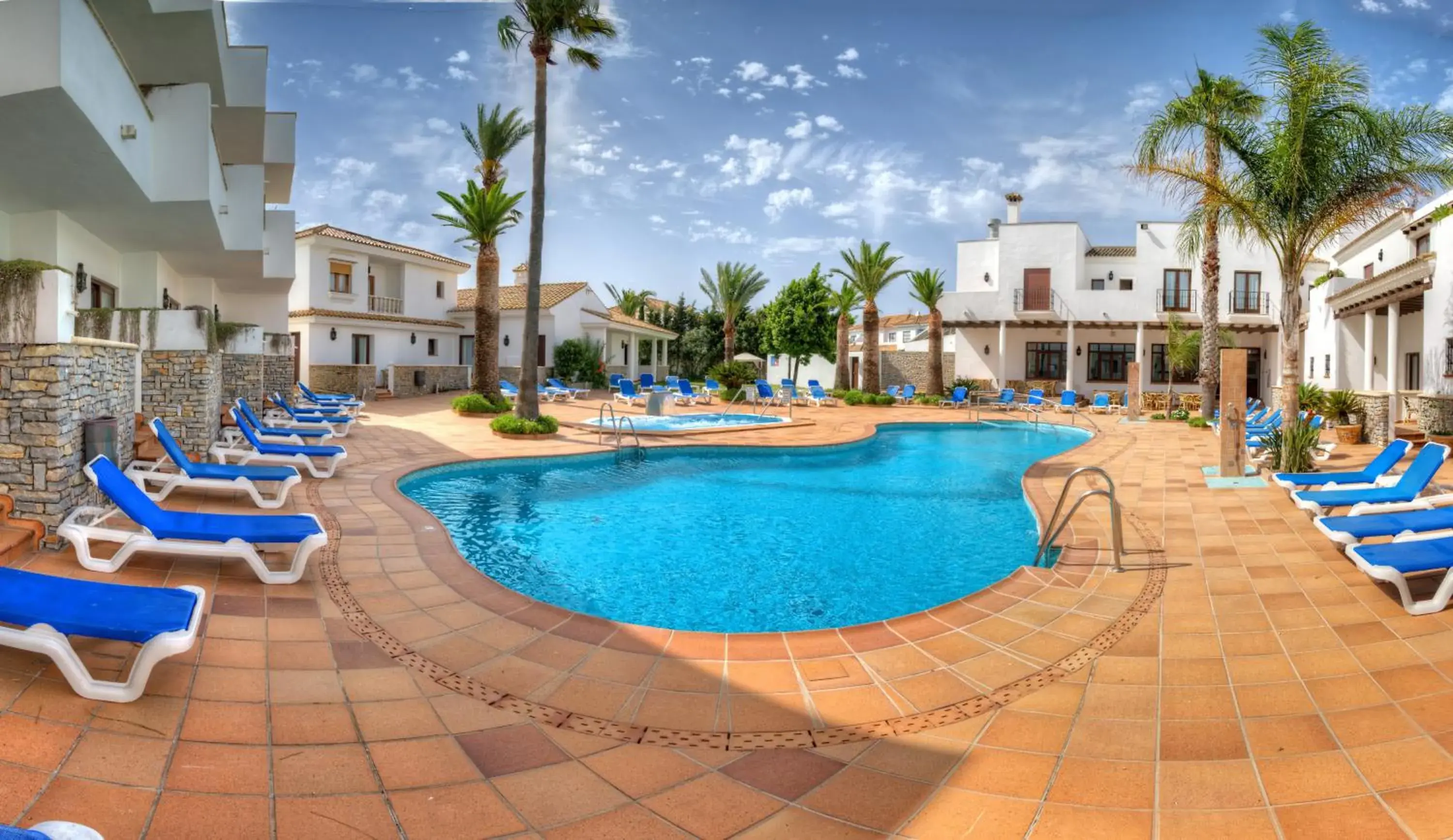 Swimming pool in Hotel Porfirio