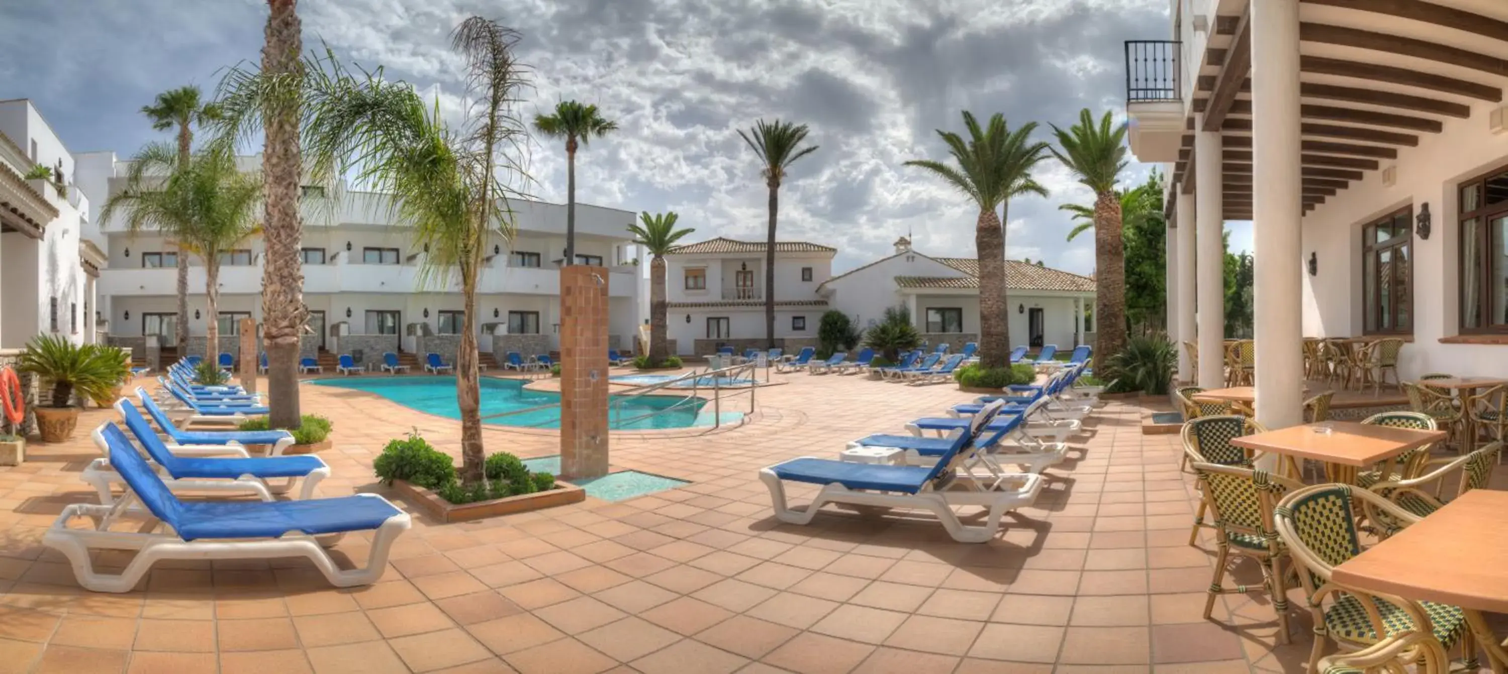 Swimming Pool in Hotel Porfirio