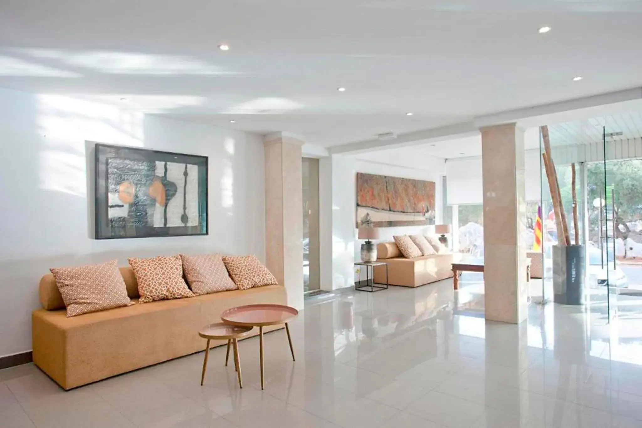 Lobby or reception in BJ Playamar Hotel & Apartamentos Lobby or reception in BJ Playamar Hotel & Apartamentos