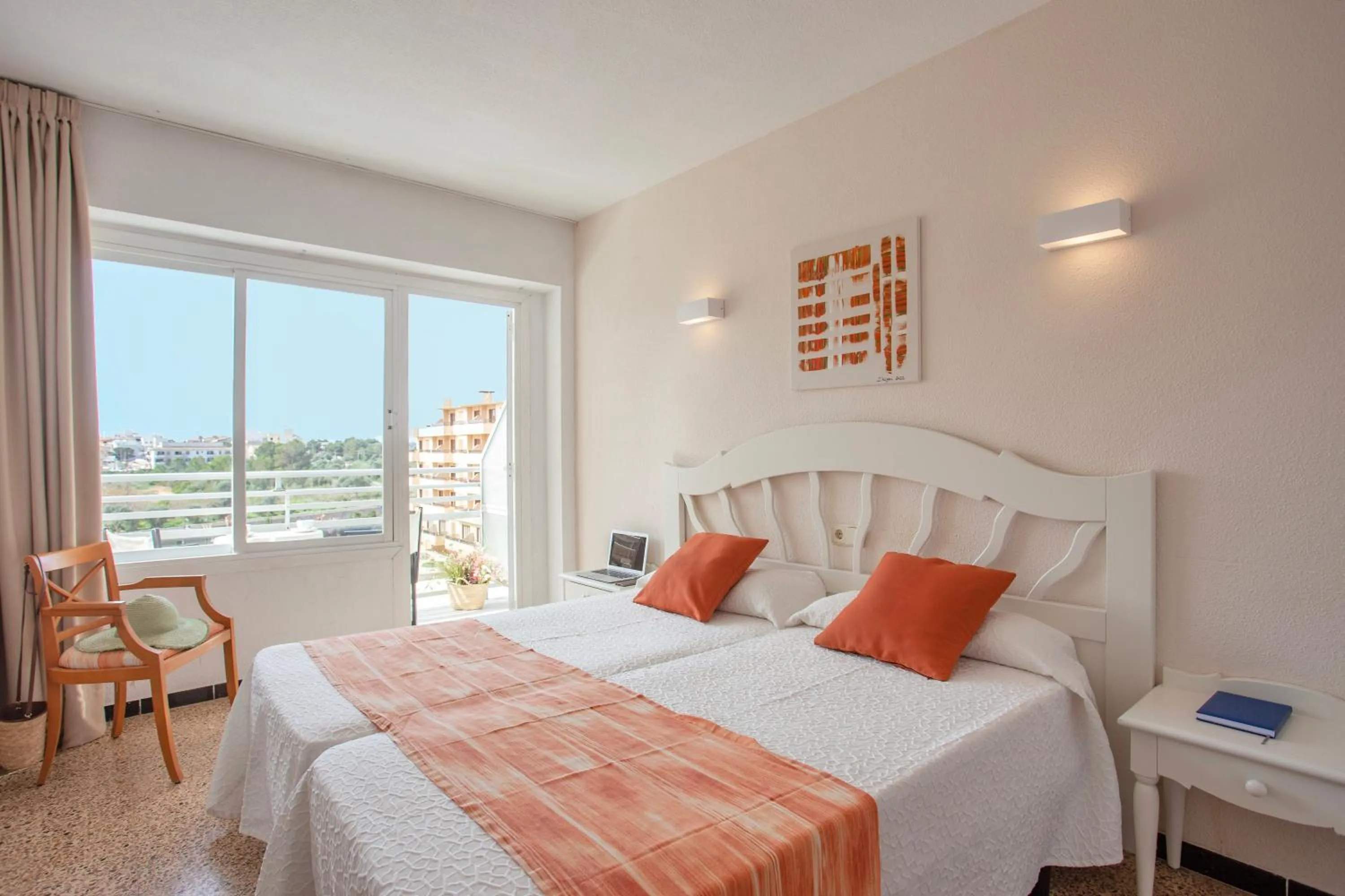 Bedroom, Bed in BJ Playamar Hotel & Apartamentos