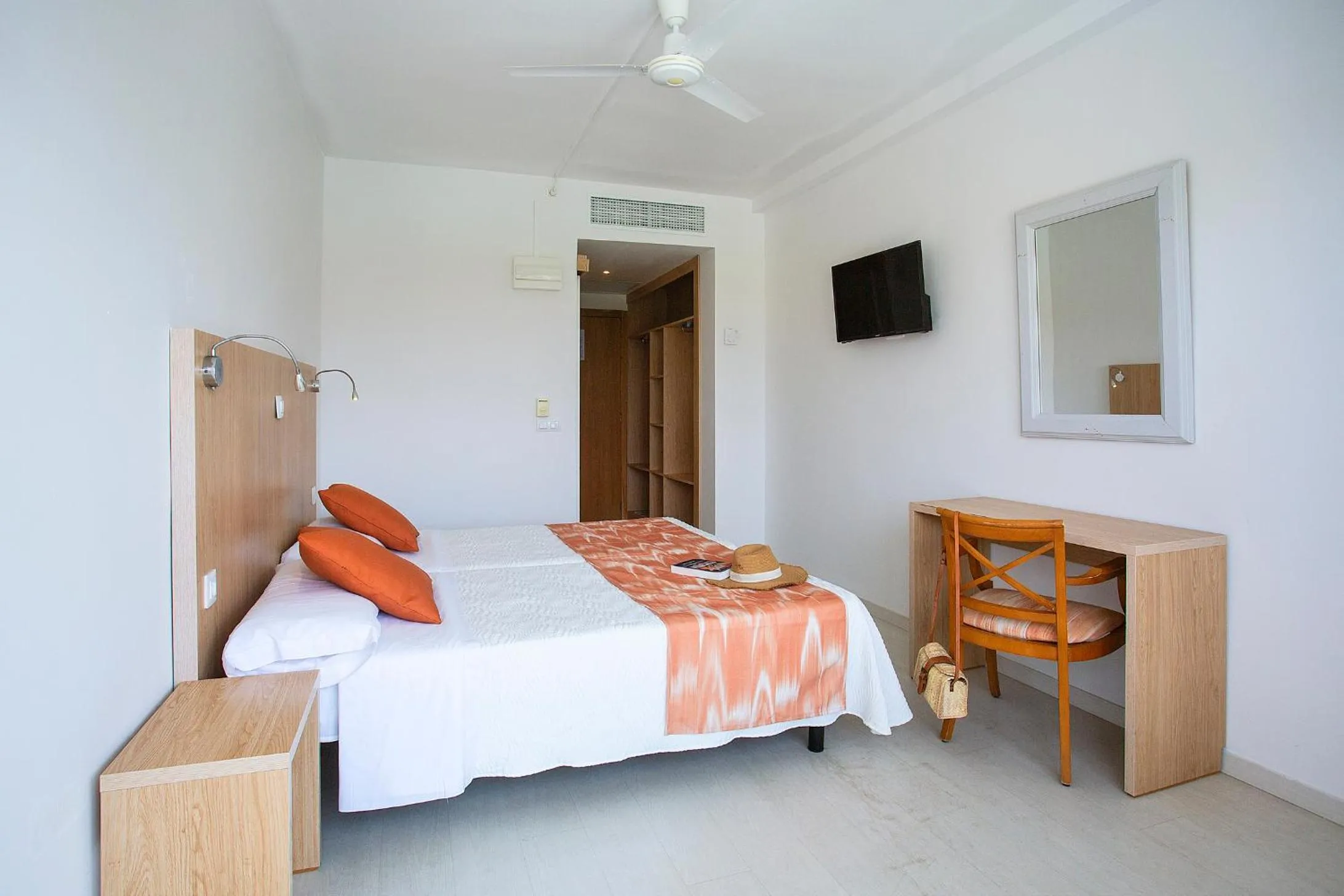 Bed in BJ Playamar Hotel & Apartamentos