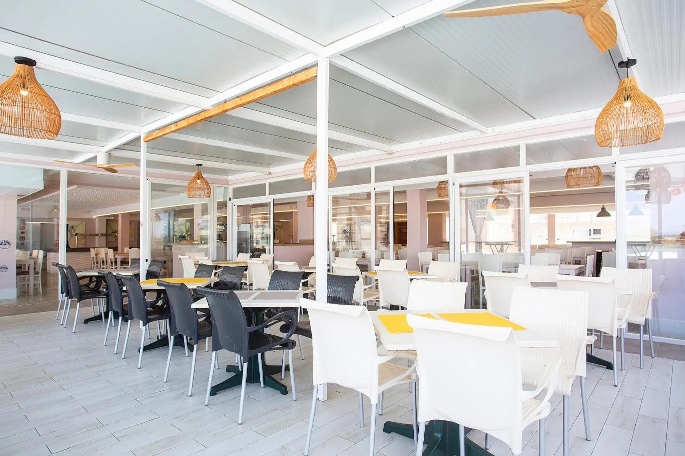 Restaurant/places to eat in BJ Playamar Hotel & Apartamentos Restaurant/places to eat in BJ Playamar Hotel & Apartamentos