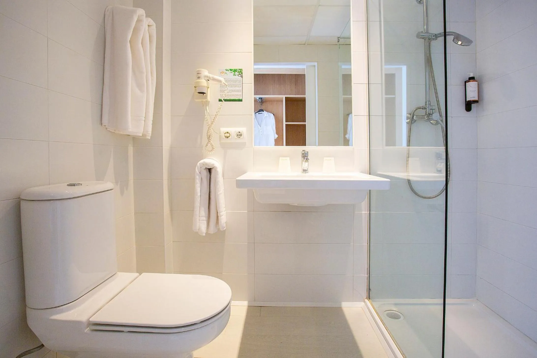 Bathroom in BJ Playamar Hotel & Apartamentos