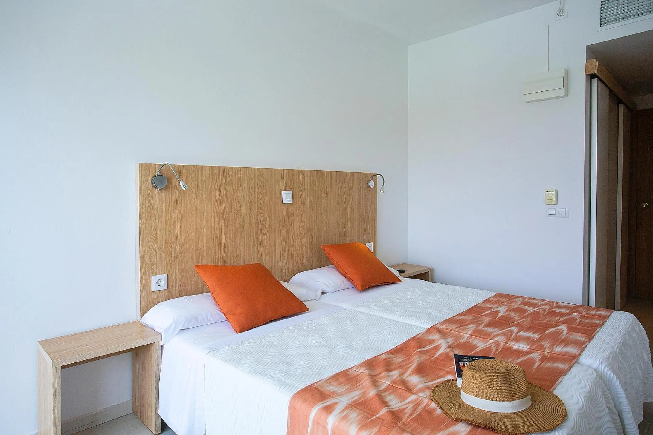 Bed in BJ Playamar Hotel & Apartamentos