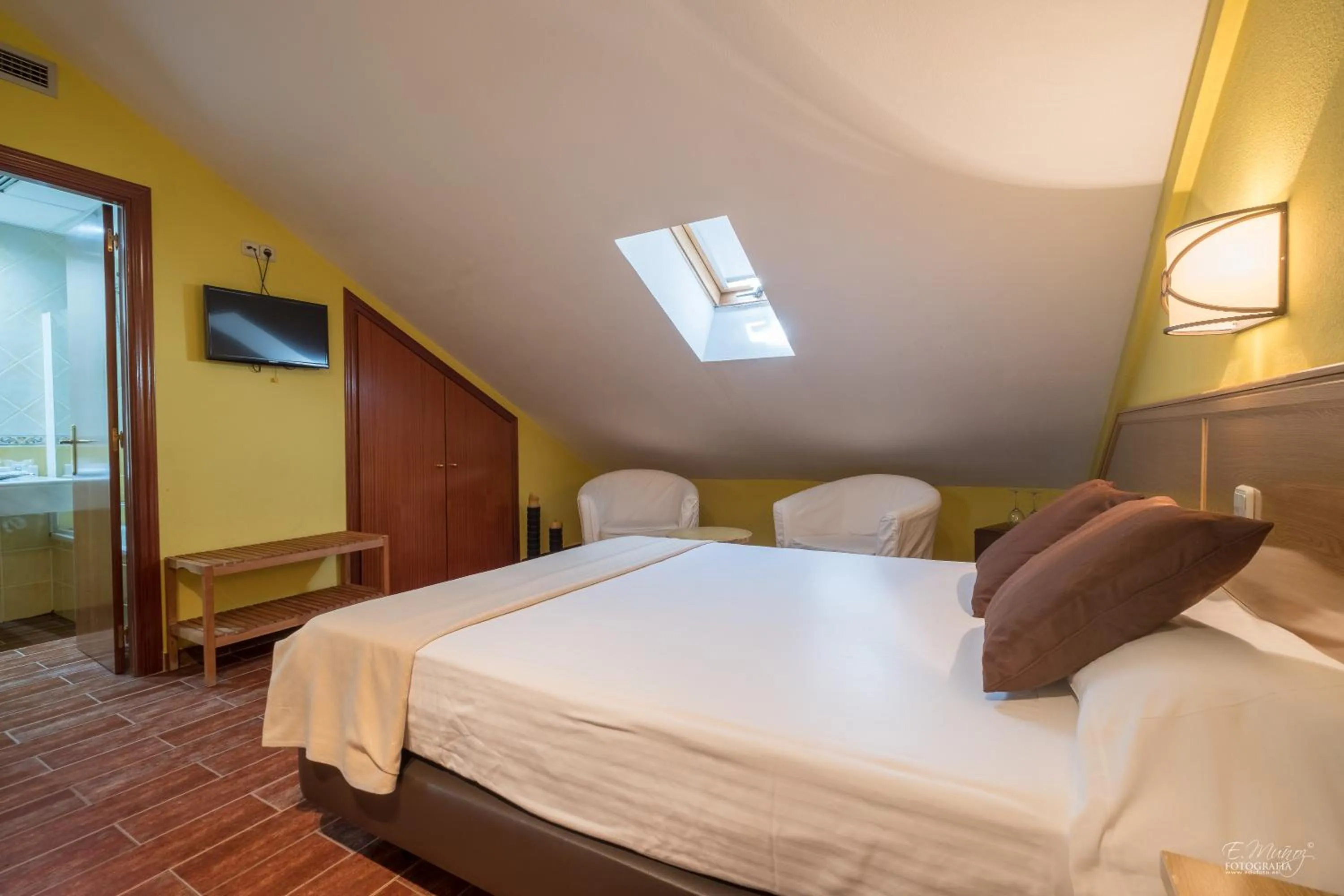 Photo of the whole room, Bed in Hotel Vivar