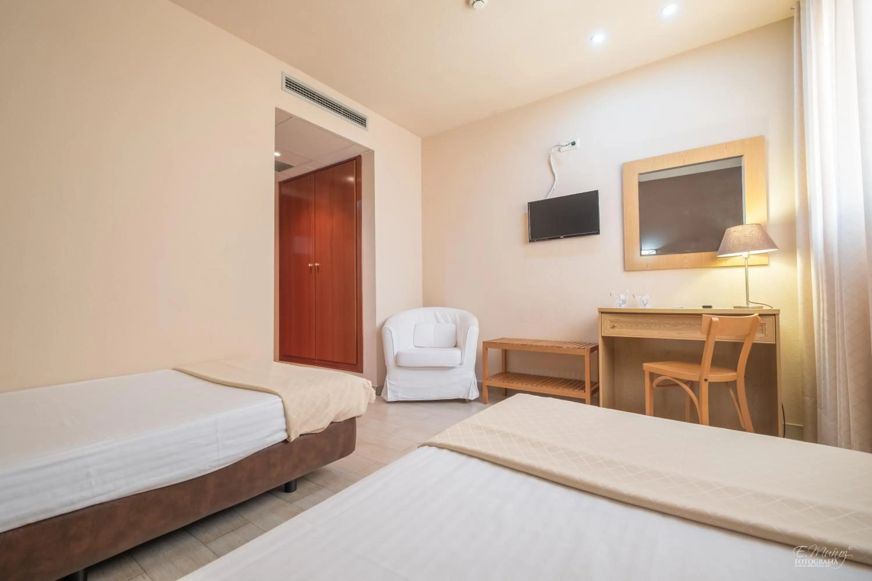 Photo of the whole room, Bed in Hotel Vivar