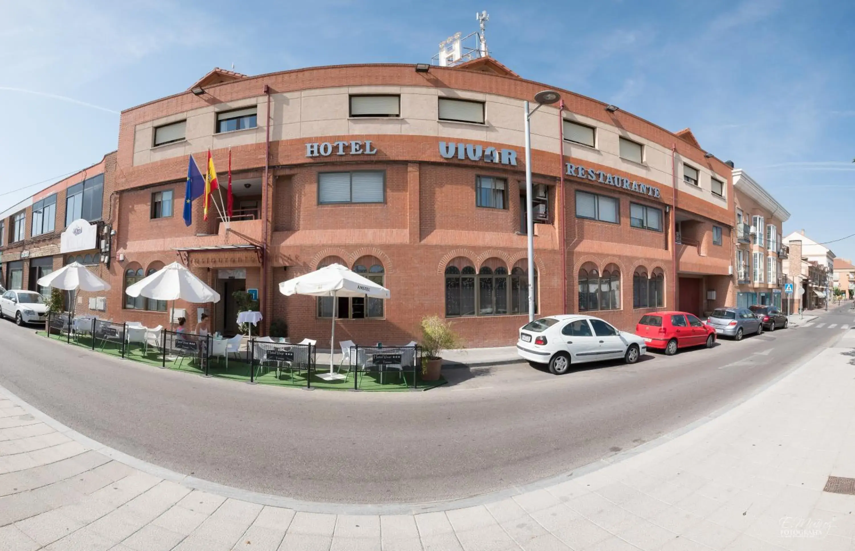 Facade/entrance in Hotel Vivar Facade/entrance in Hotel Vivar