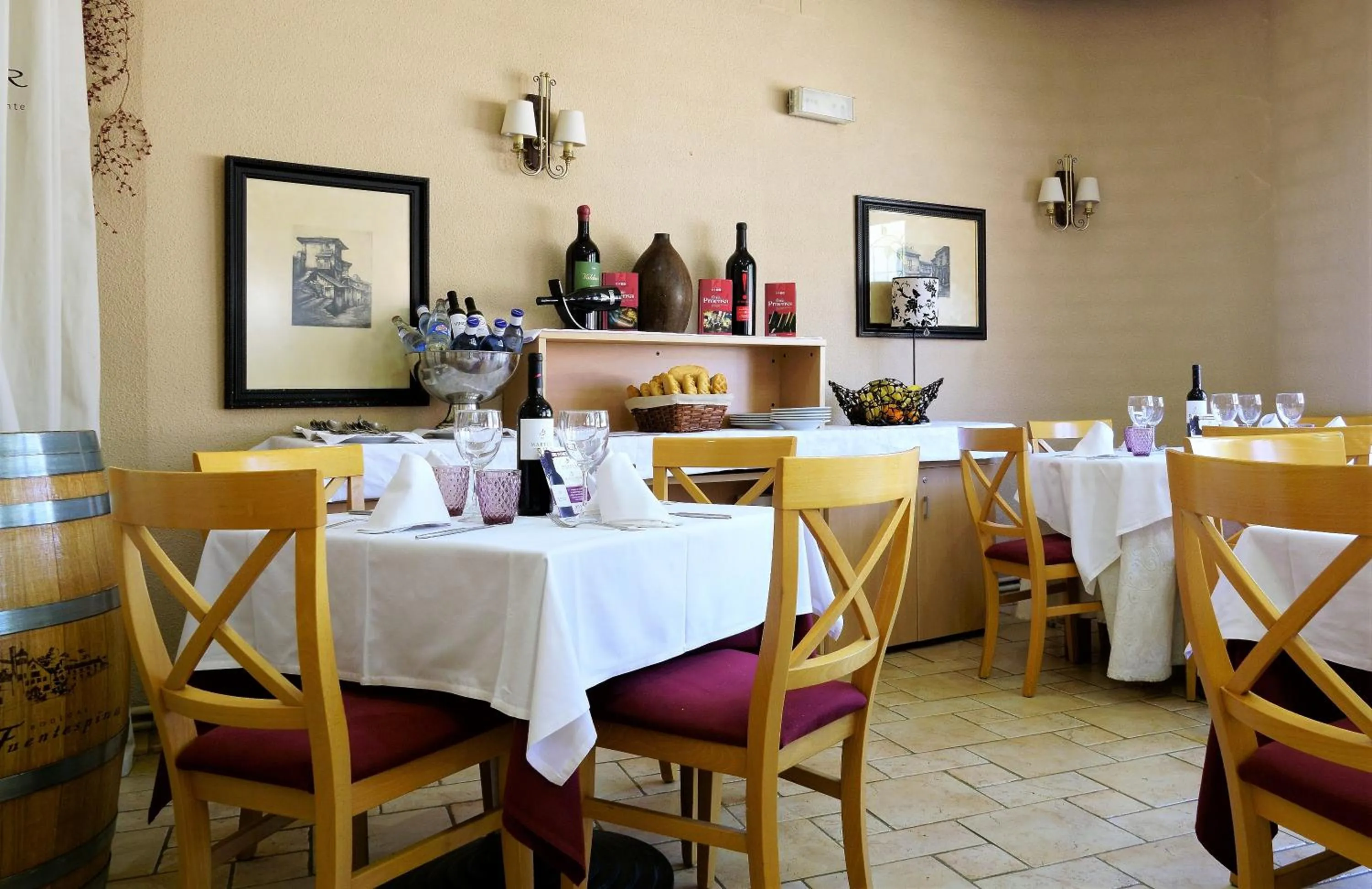 Restaurant/places to eat in Hotel Vivar