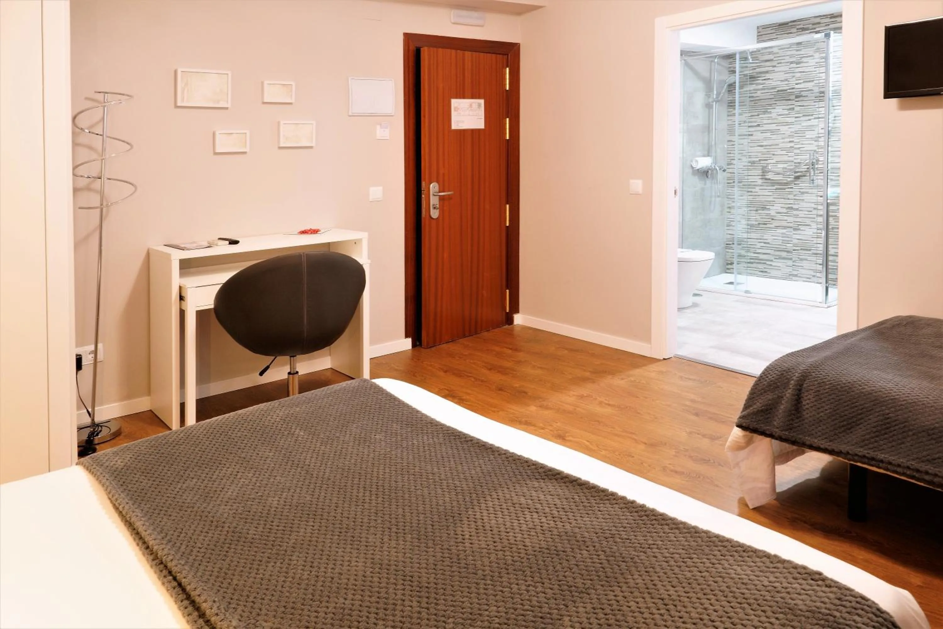 Photo of the whole room, Bed in Hotel Vivar