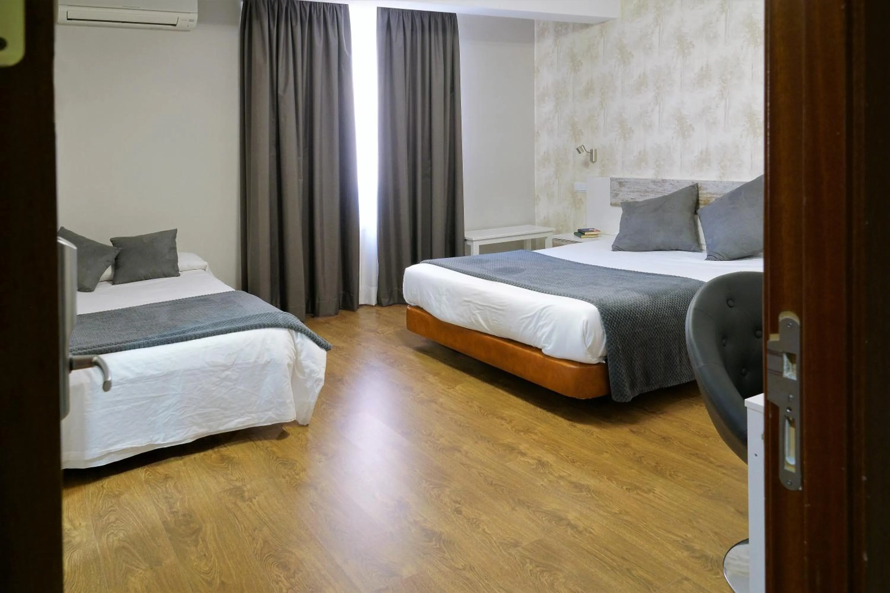 Photo of the whole room, Bed in Hotel Vivar