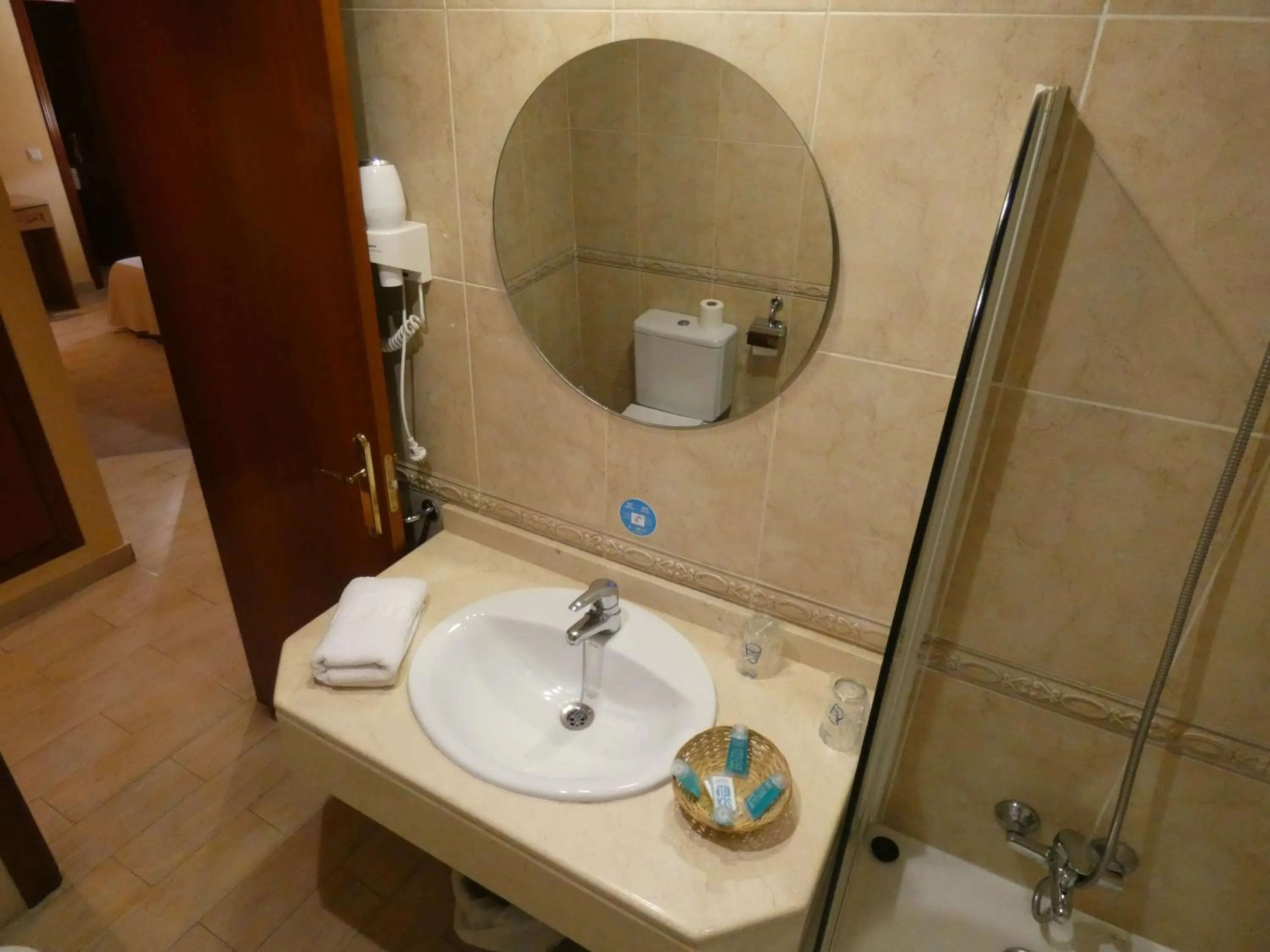 Bathroom in Hotel Vivar