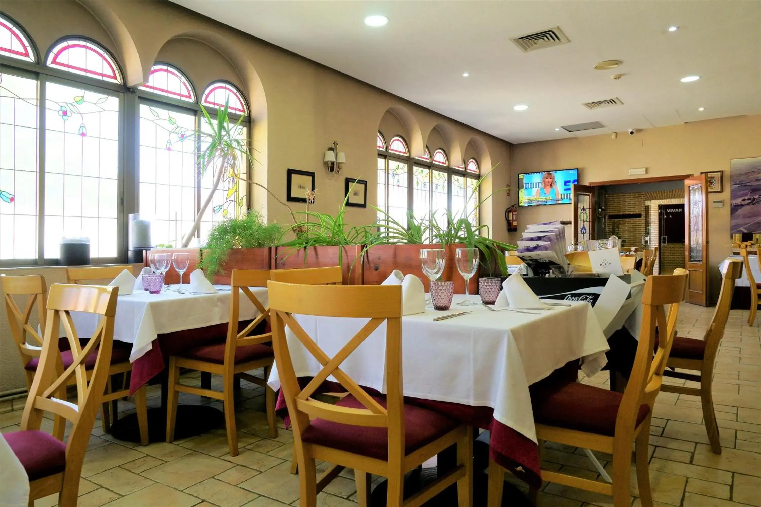 Restaurant/places to eat in Hotel Vivar Restaurant/places to eat in Hotel Vivar