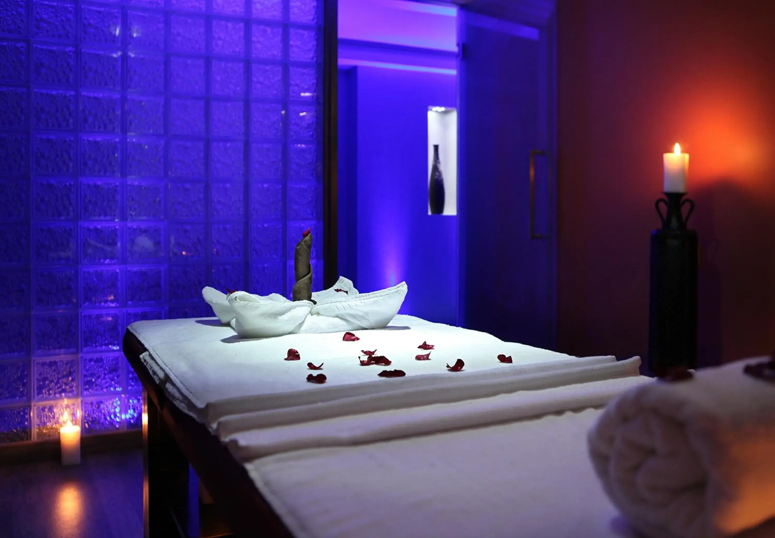 Massage, Bed in La Classic- Attibele, Hosur Massage, Bed in La Classic- Attibele, Hosur