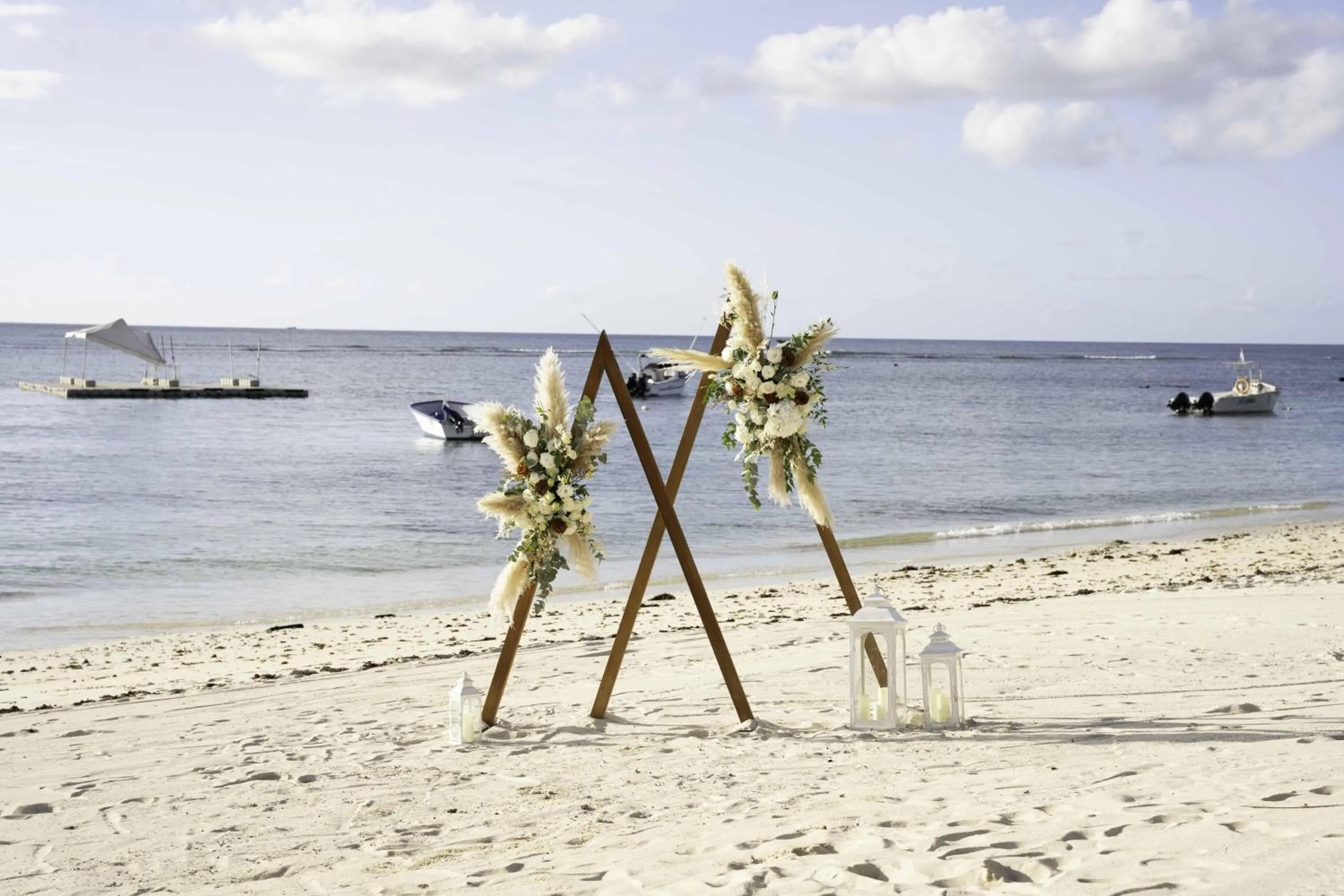 Beach in Victoria Beachcomber Resort & Spa