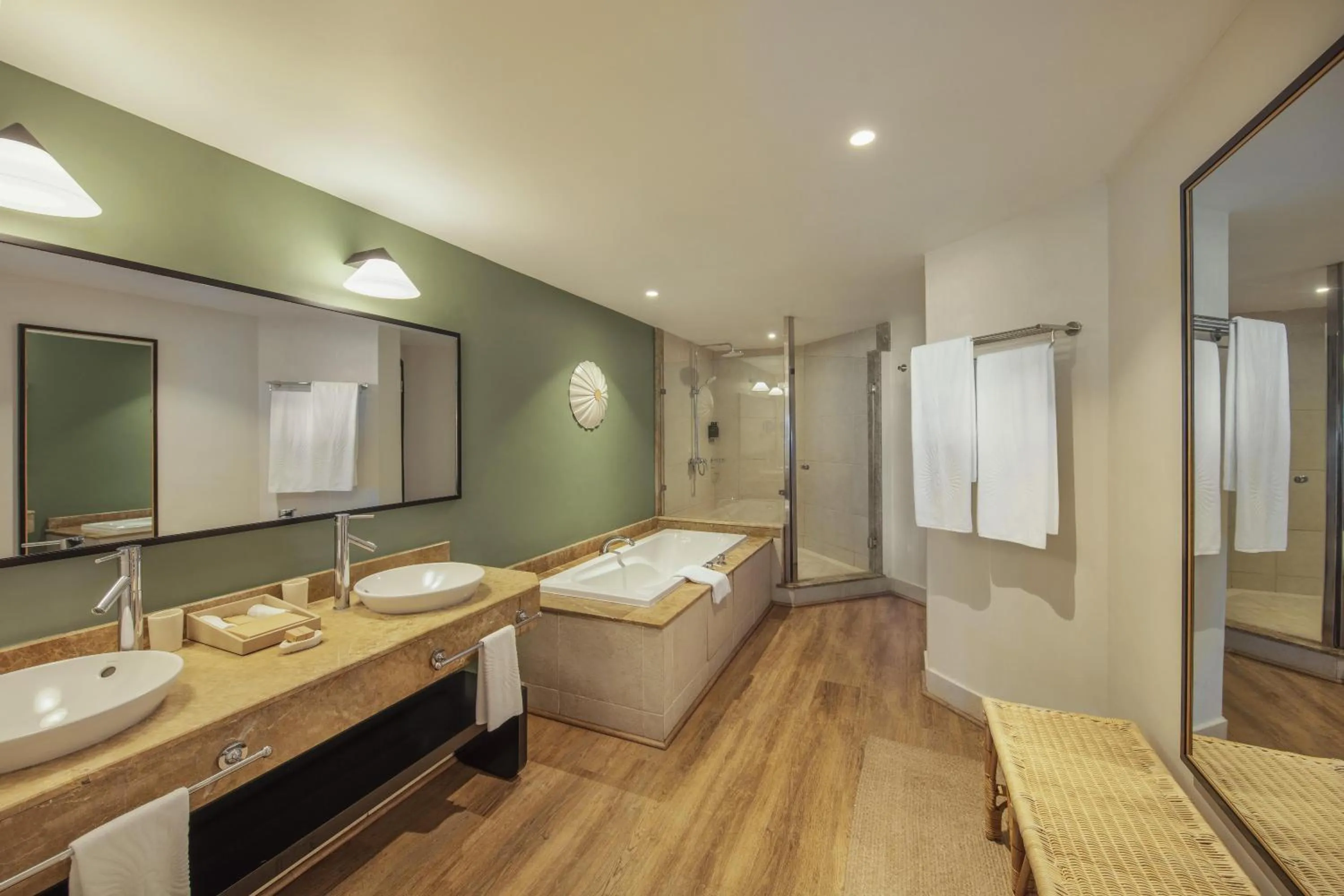 Bathroom, Bed in Victoria Beachcomber Resort & Spa