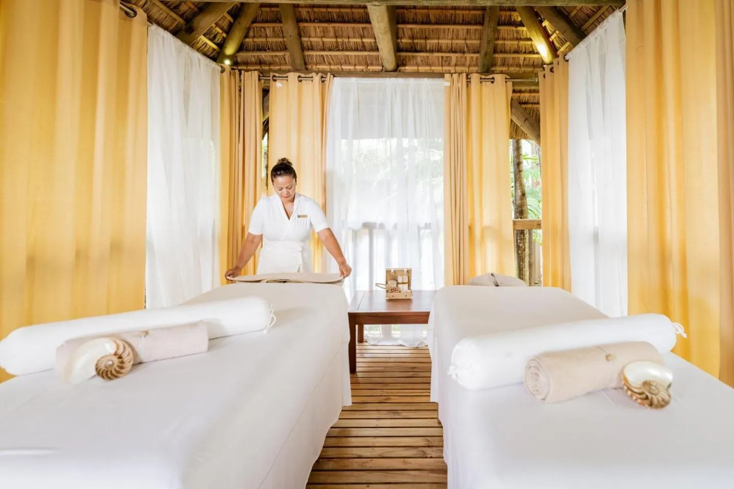 Spa and wellness centre/facilities, Bed in Victoria Beachcomber Resort & Spa