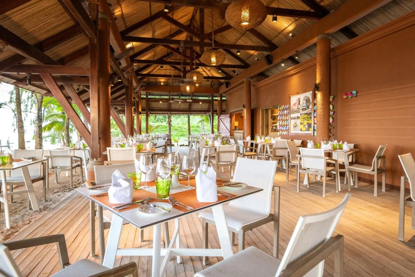 Restaurant/places to eat in Victoria Beachcomber Resort & Spa