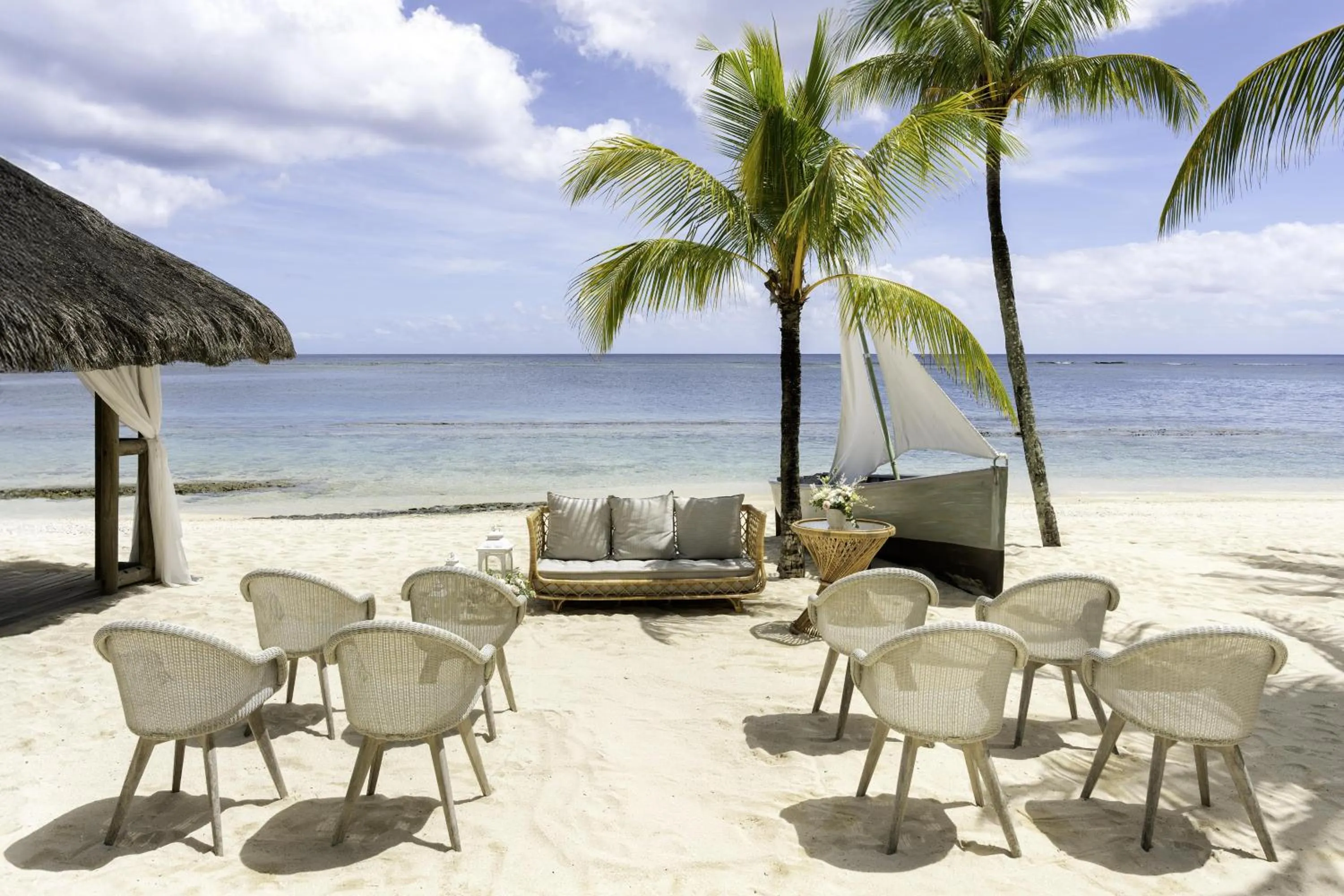 wedding in Victoria Beachcomber Resort & Spa