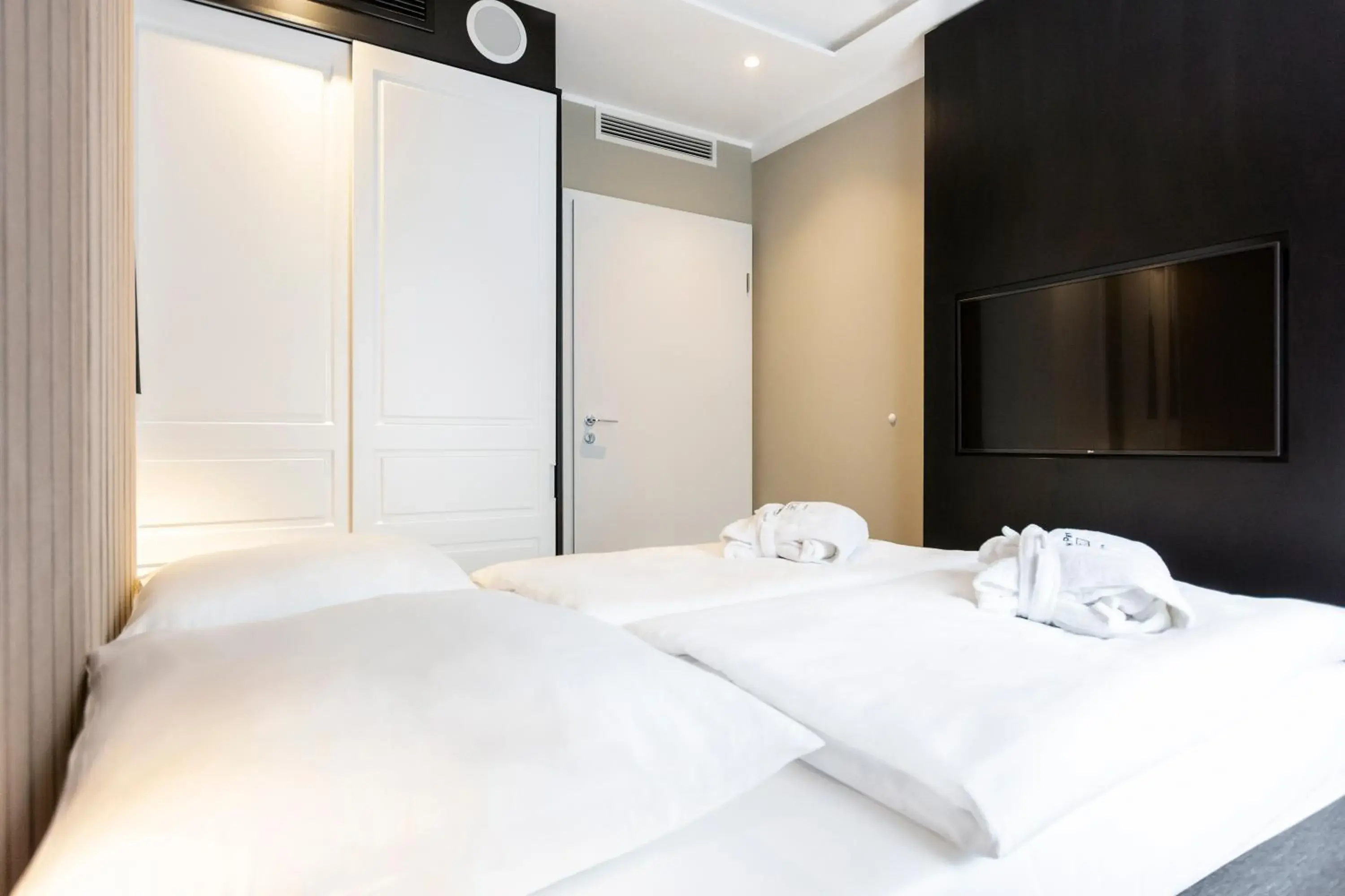 Bed in Baltic Park Fort by Zdrojowa Bed in Baltic Park Fort by Zdrojowa