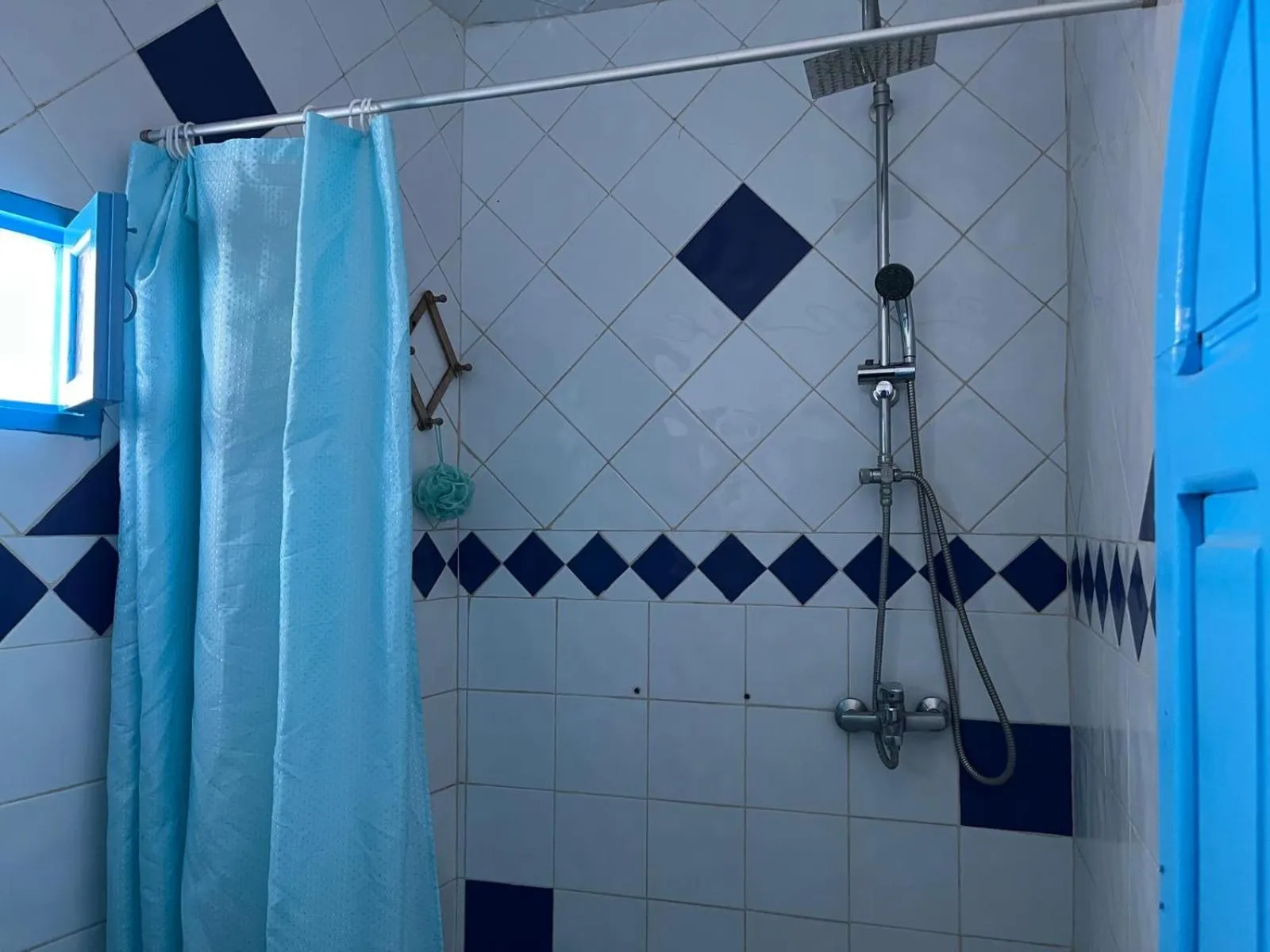 Shower in Dar Onsar
