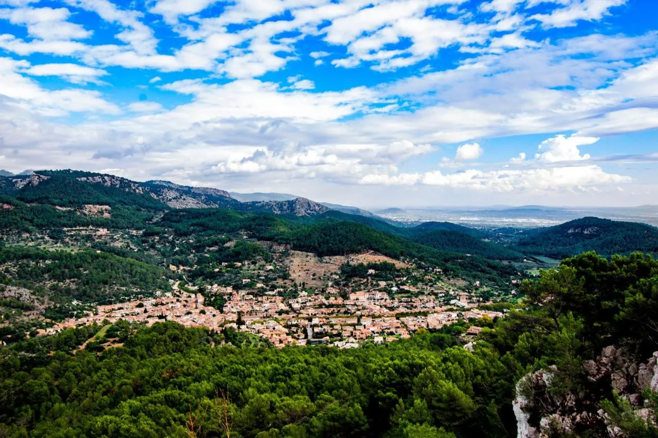 Hiking in S´Hostal d´Esporles