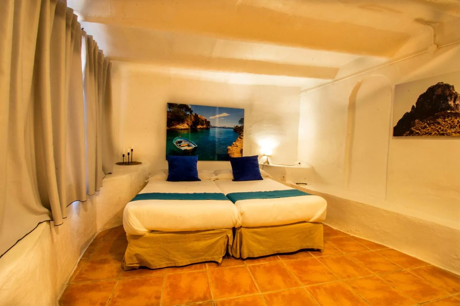 Bedroom, Bed in S´Hostal d´Esporles
