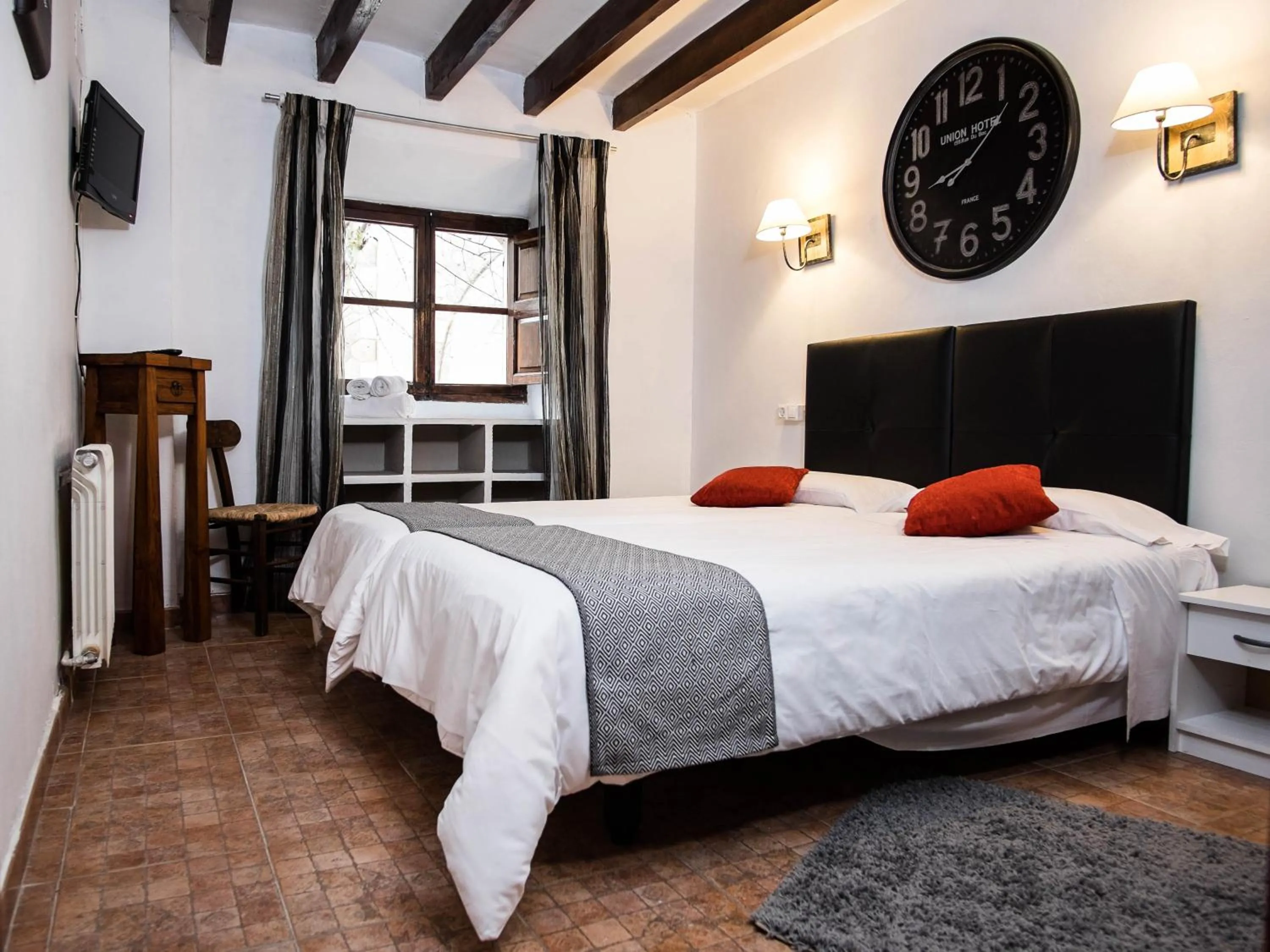 Photo of the whole room, Bed in S´Hostal d´Esporles