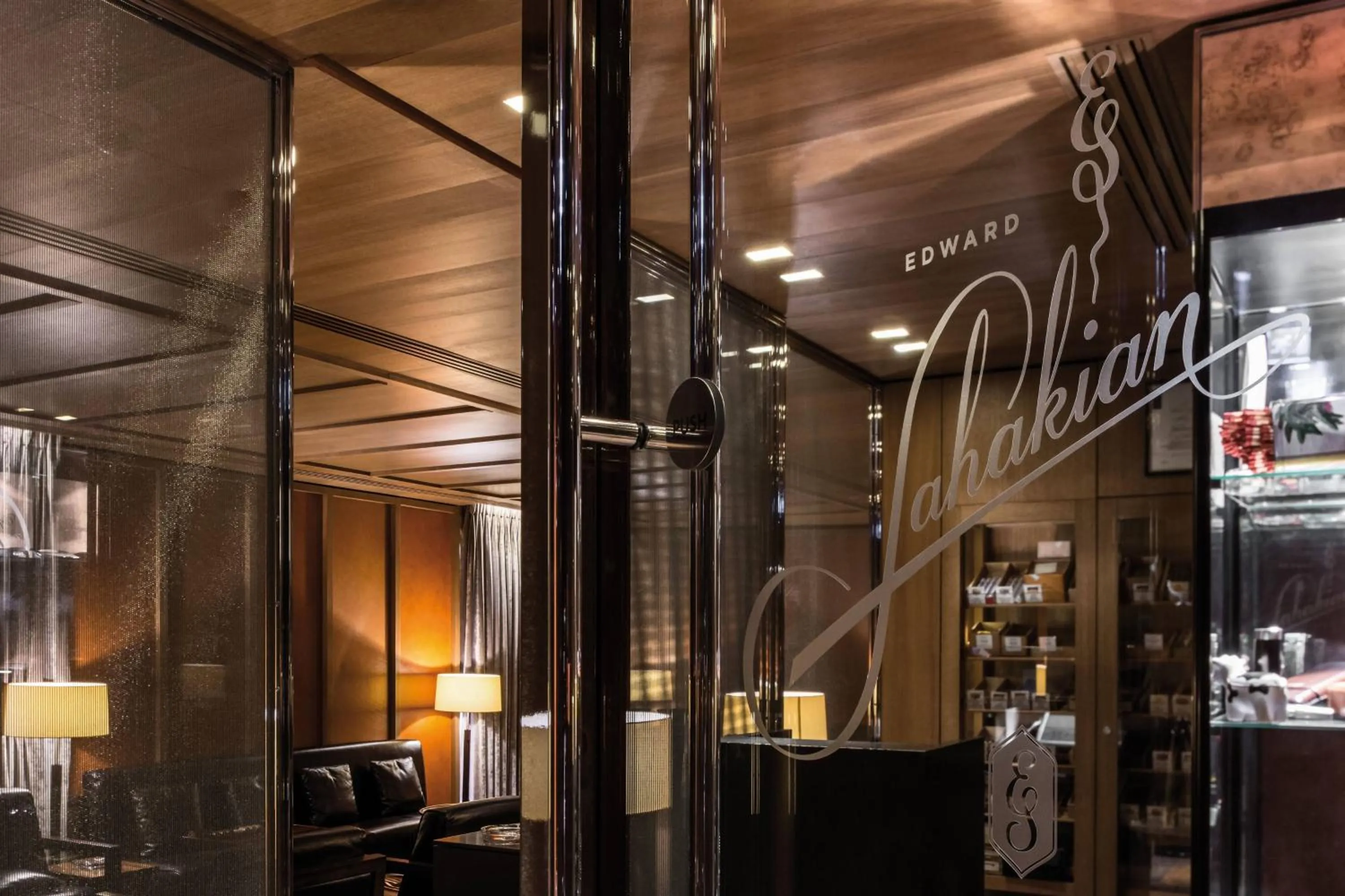 Lounge or bar in Bvlgari Hotel London