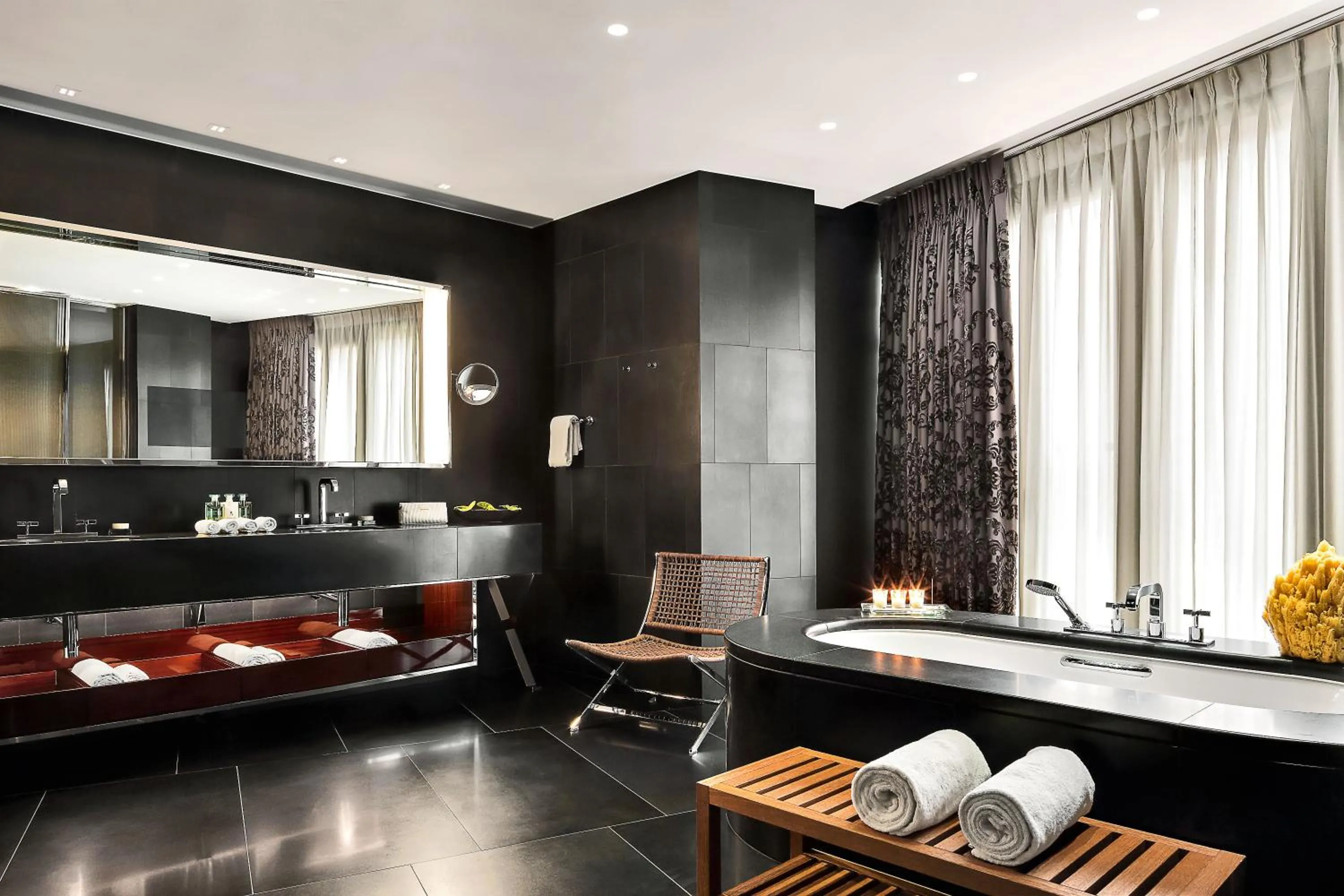 Bathroom in Bvlgari Hotel London