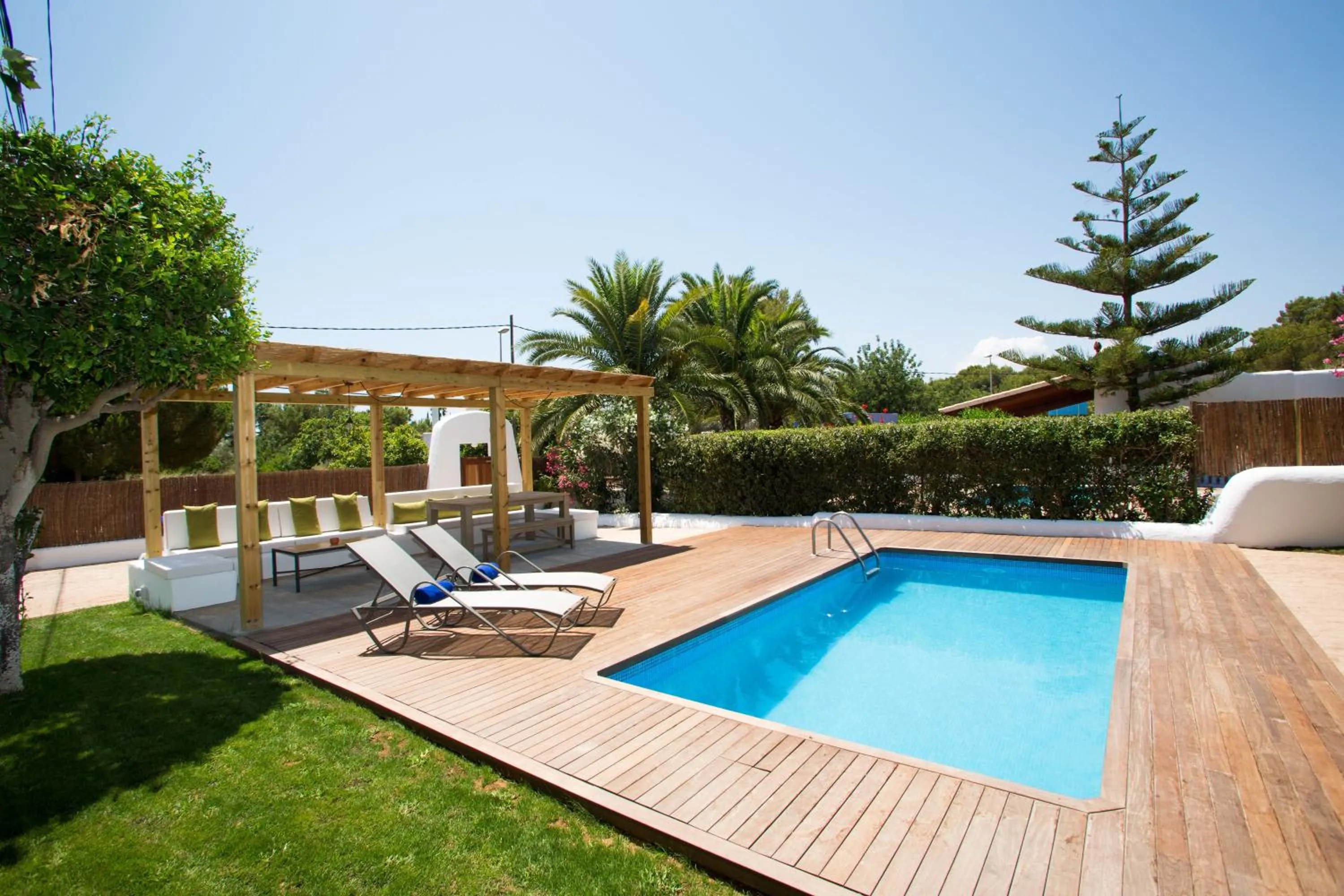 Facade/entrance in Villas S'Argamassa