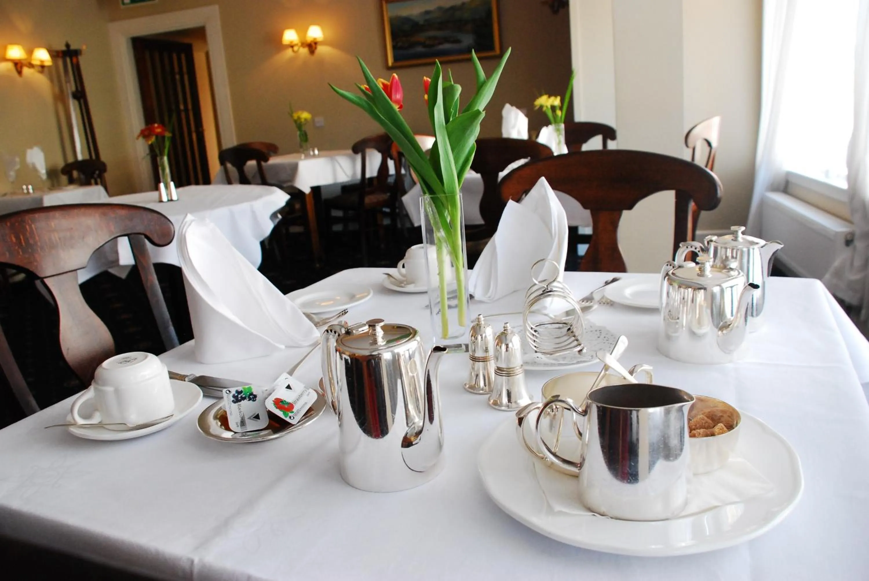 Restaurant/places to eat in Casey's Hotel