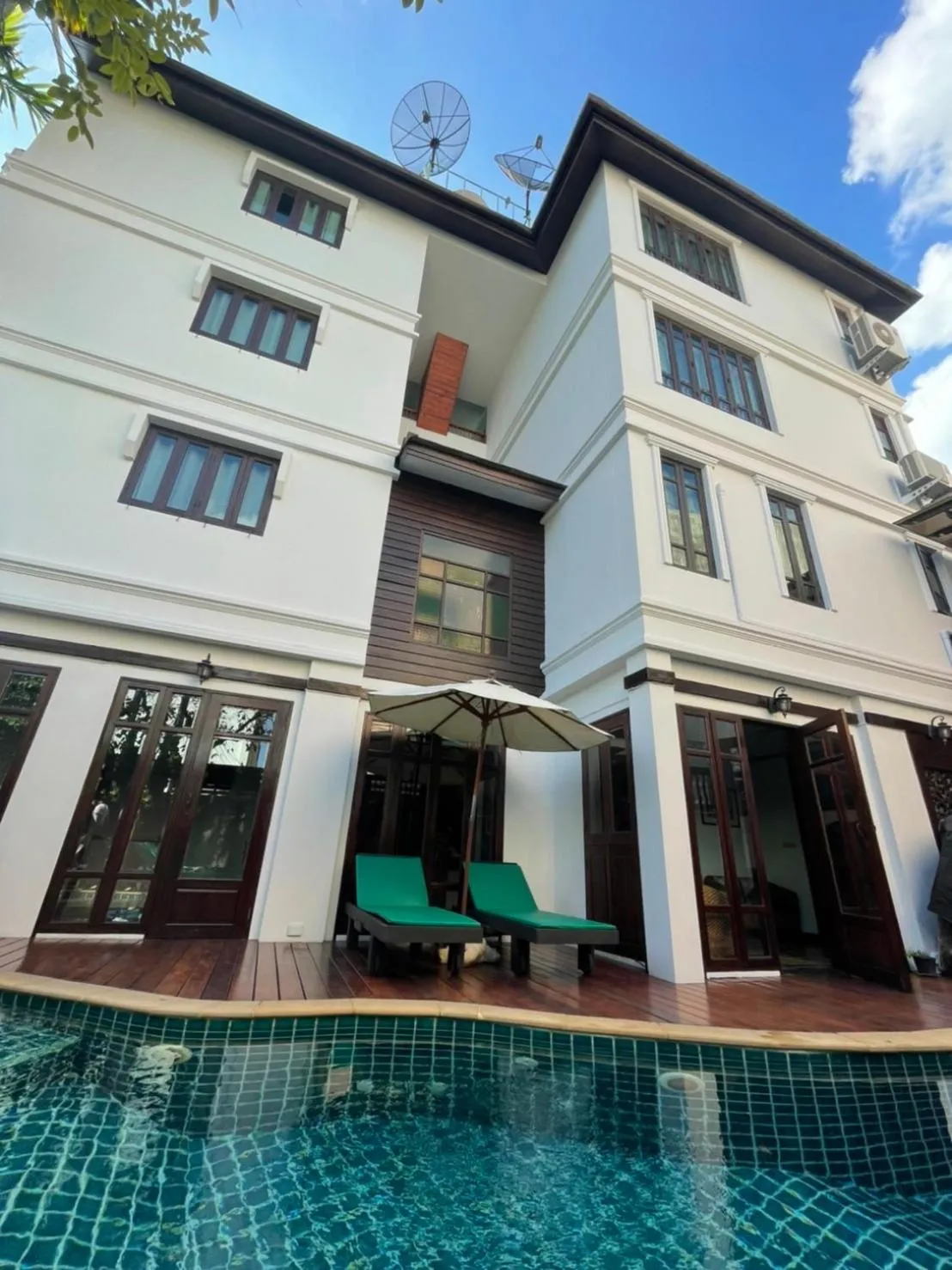 Property building in Rich Lanna House