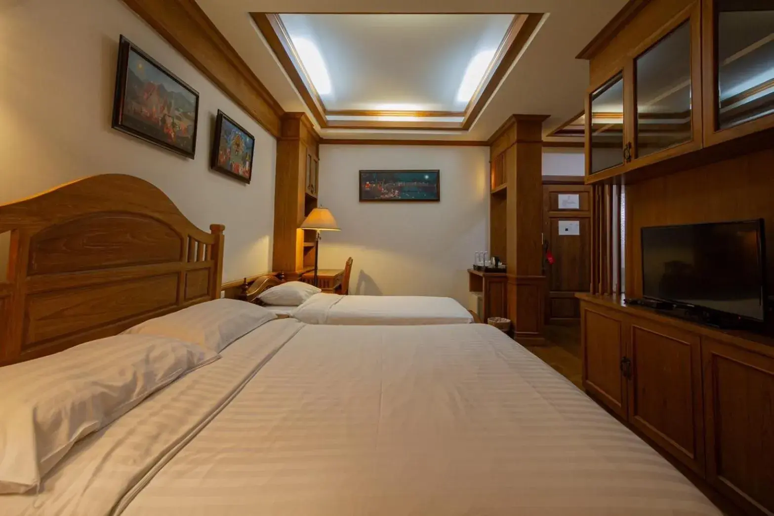 Bed in Rich Lanna House Bed in Rich Lanna House