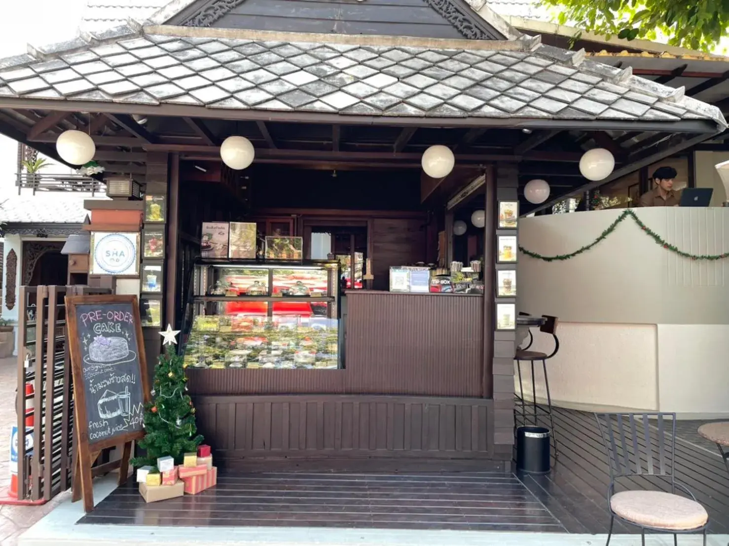 Facade/entrance in Rich Lanna House Facade/entrance in Rich Lanna House