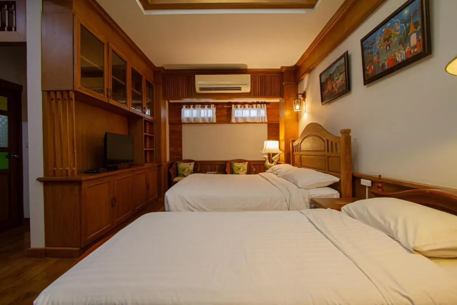 Bed in Rich Lanna House Bed in Rich Lanna House