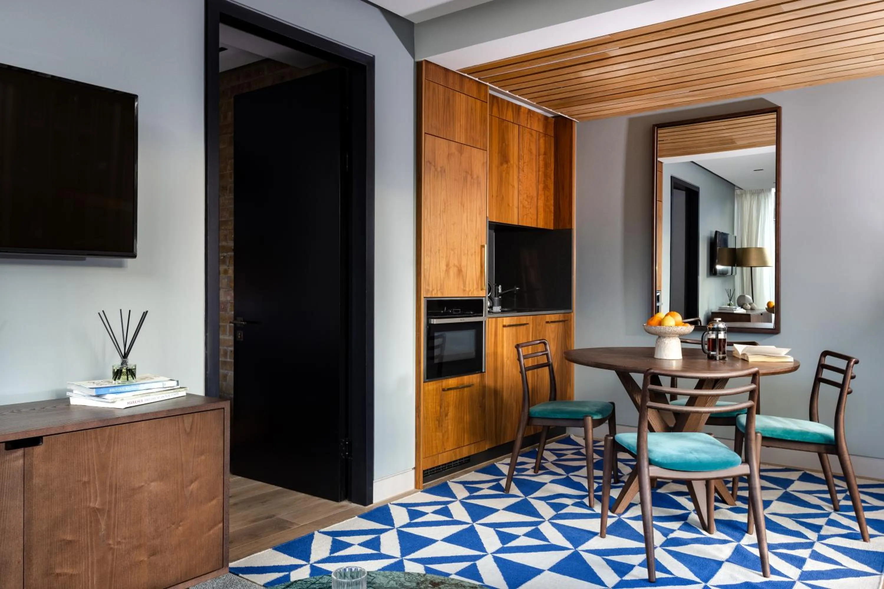 TV and multimedia in Native Bankside