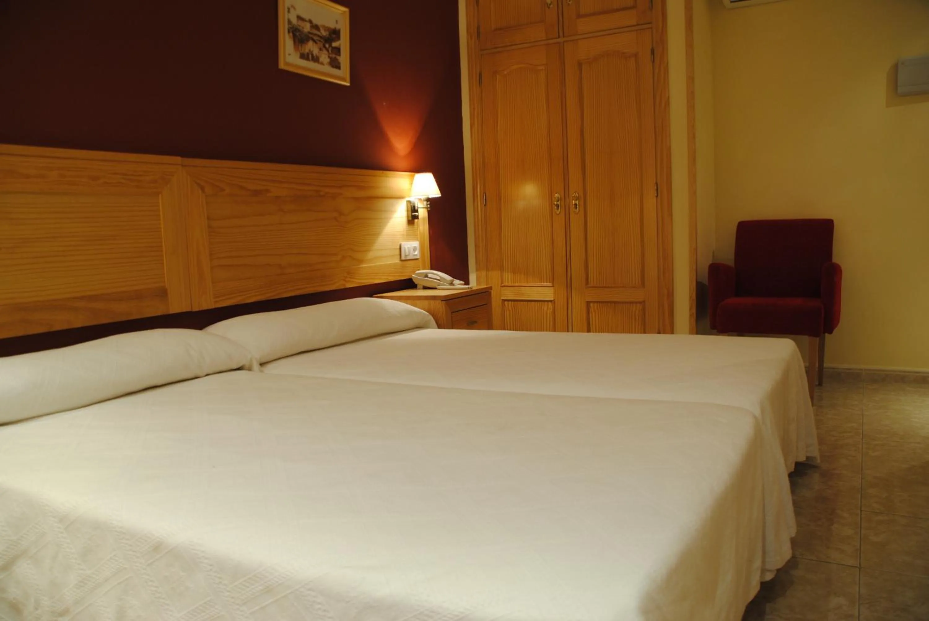 Photo of the whole room, Bed in Hotel Alegría