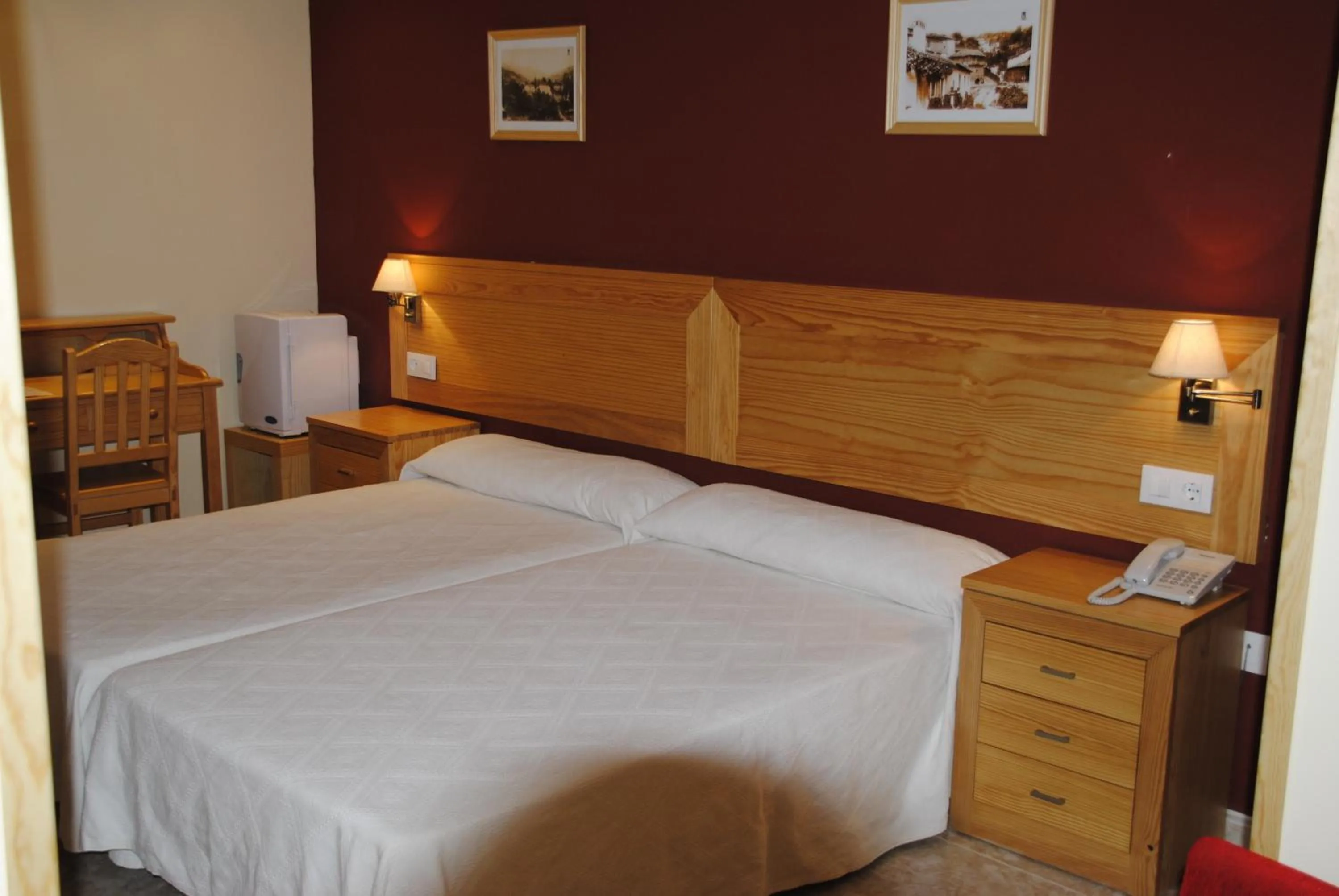 Photo of the whole room, Bed in Hotel Alegría