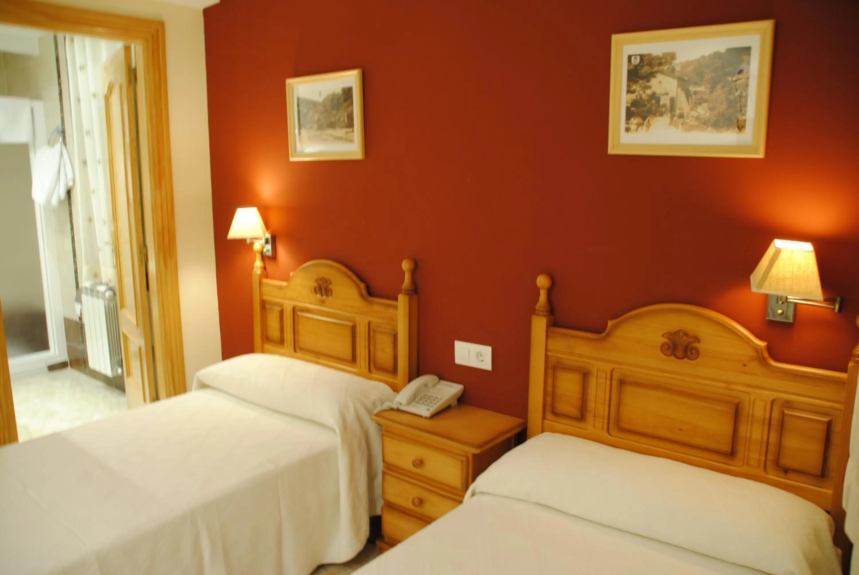 Photo of the whole room, Bed in Hotel Alegría