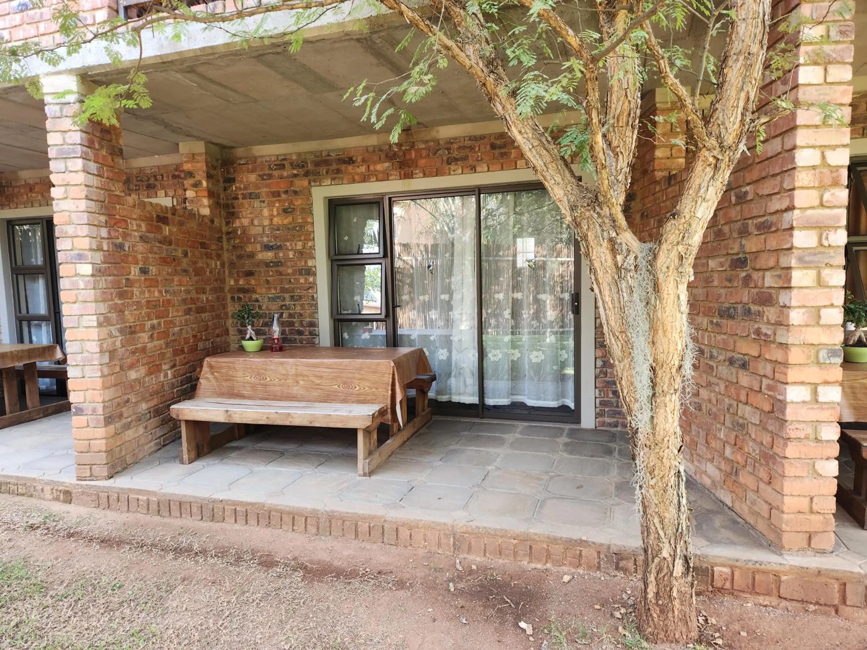 Patio in Suikerbosrant Sleep and go